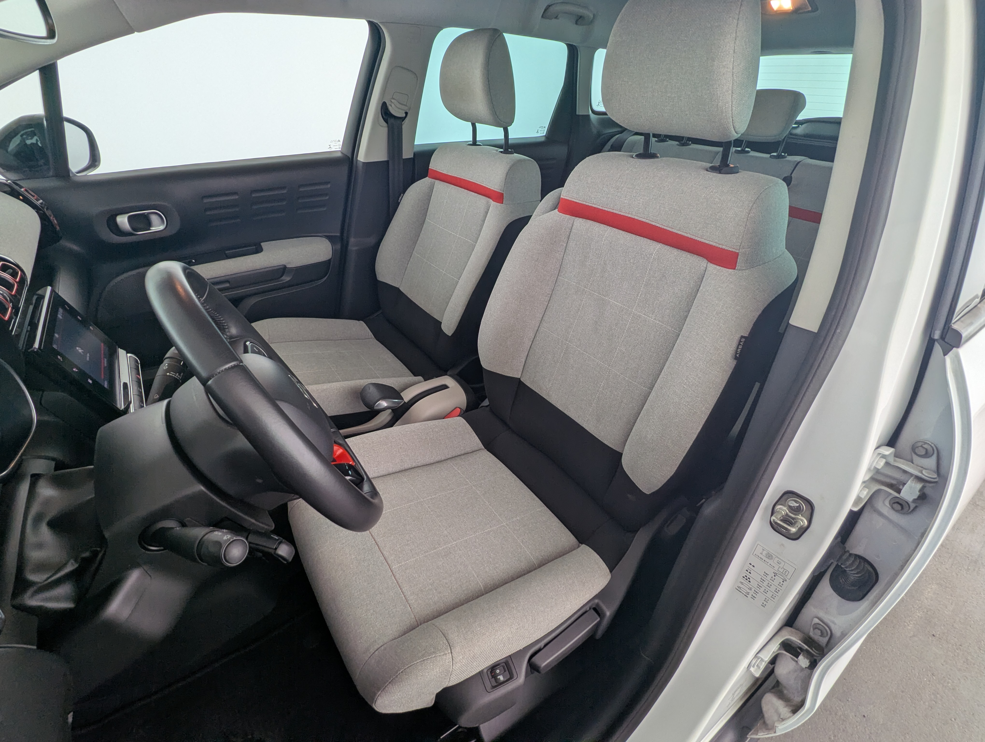 Vehicle image 11