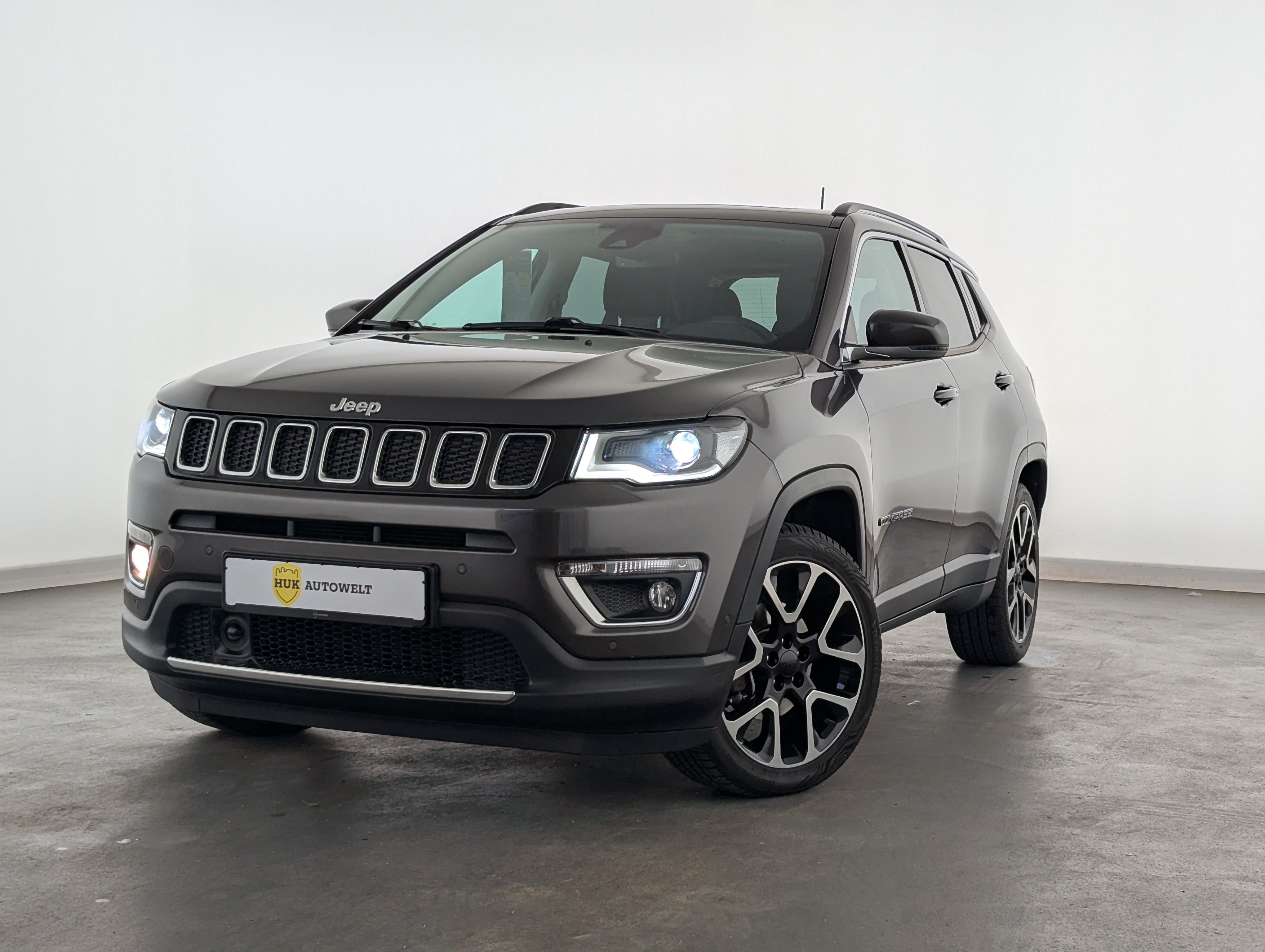 Vehicle image 0