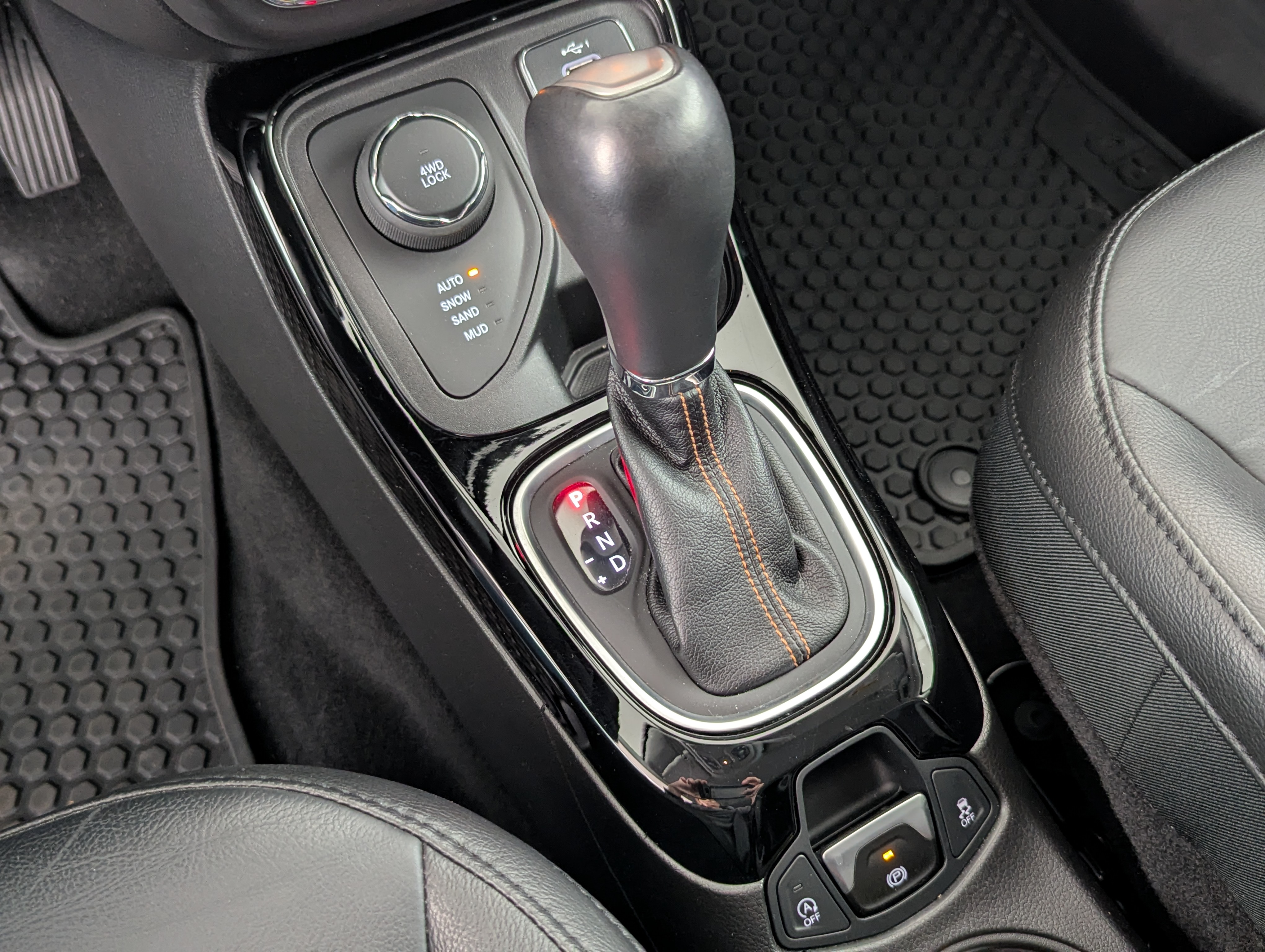 Vehicle image 19