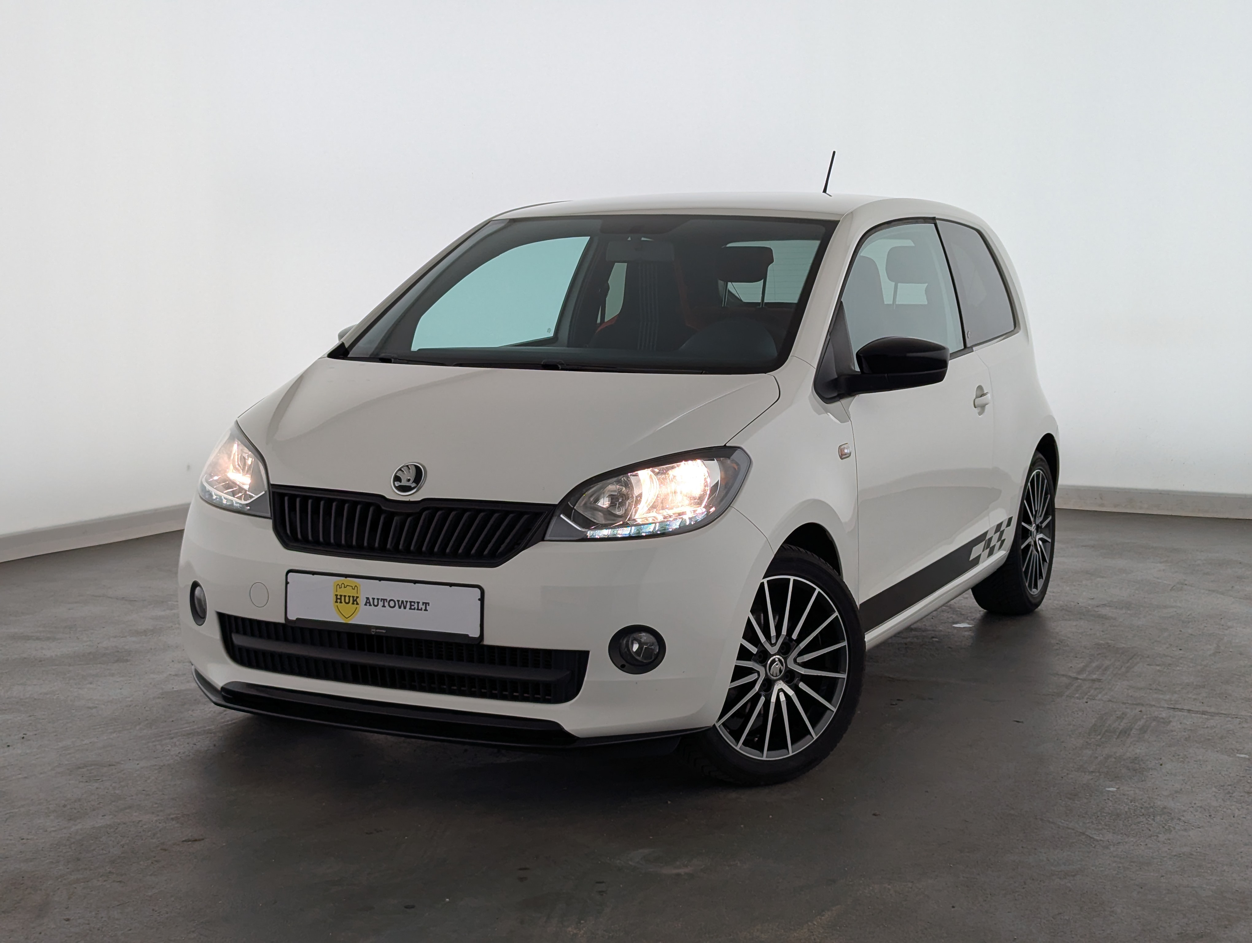 Vehicle image 0