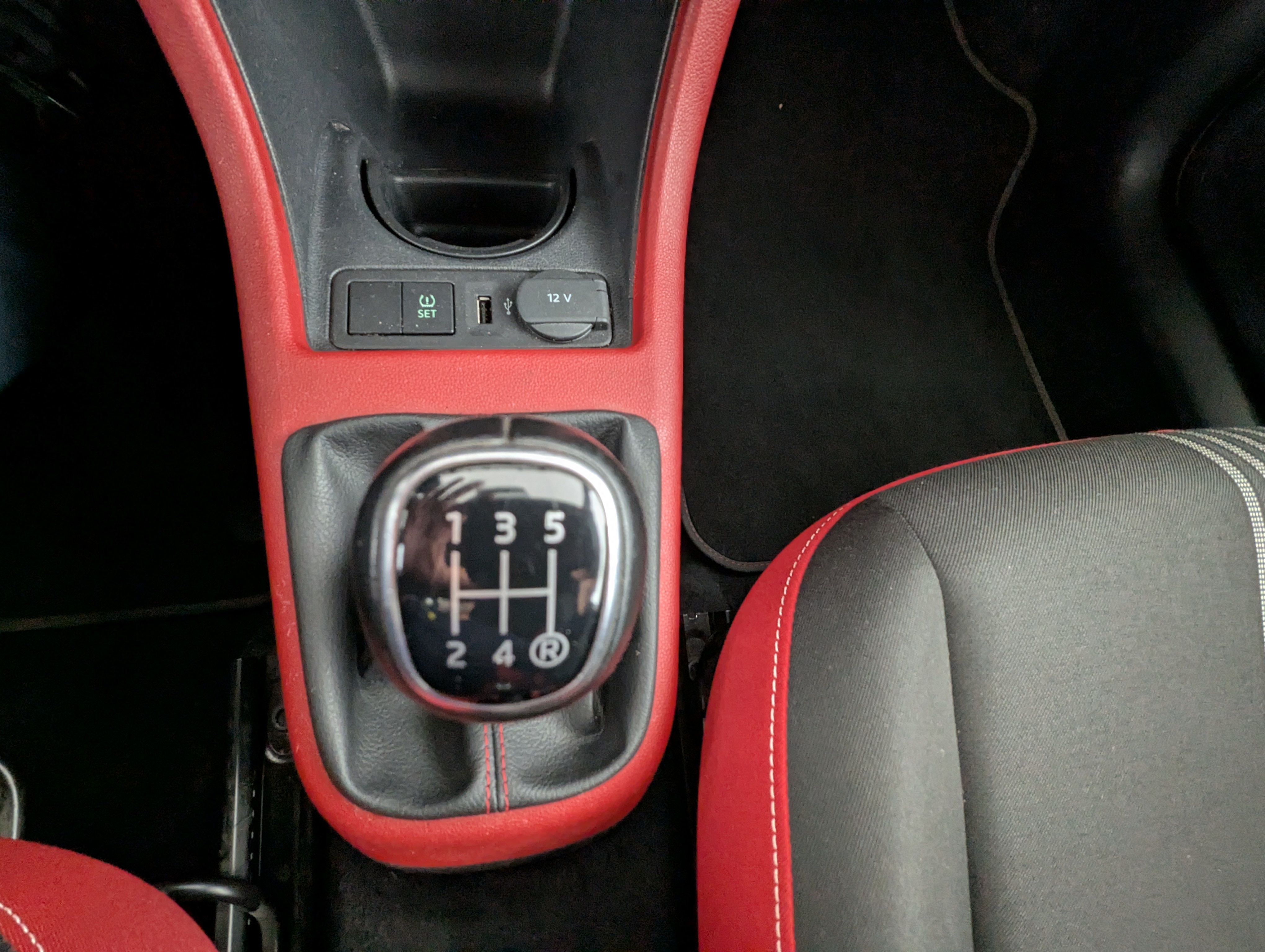 Vehicle image 14