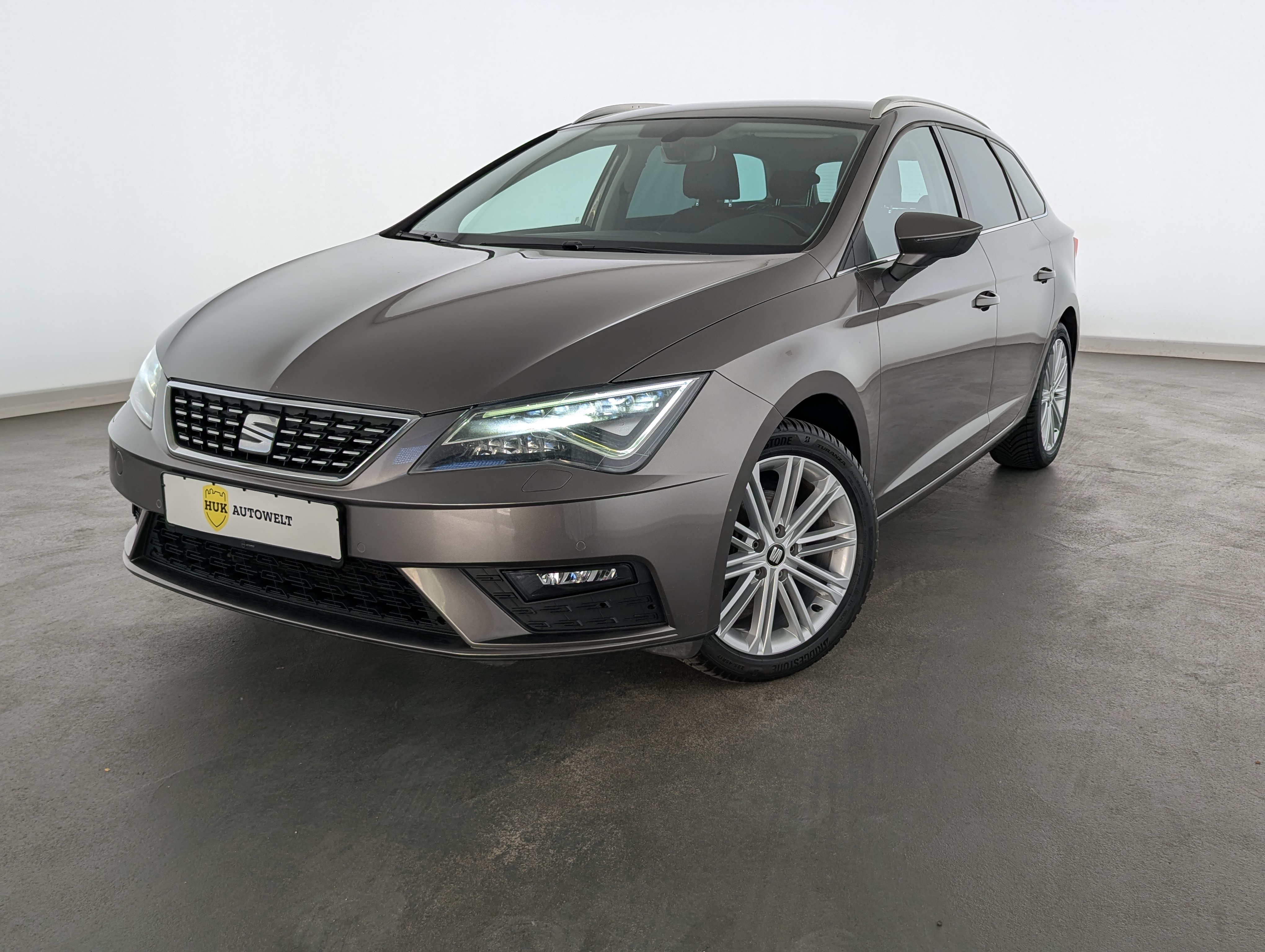 Vehicle image 0