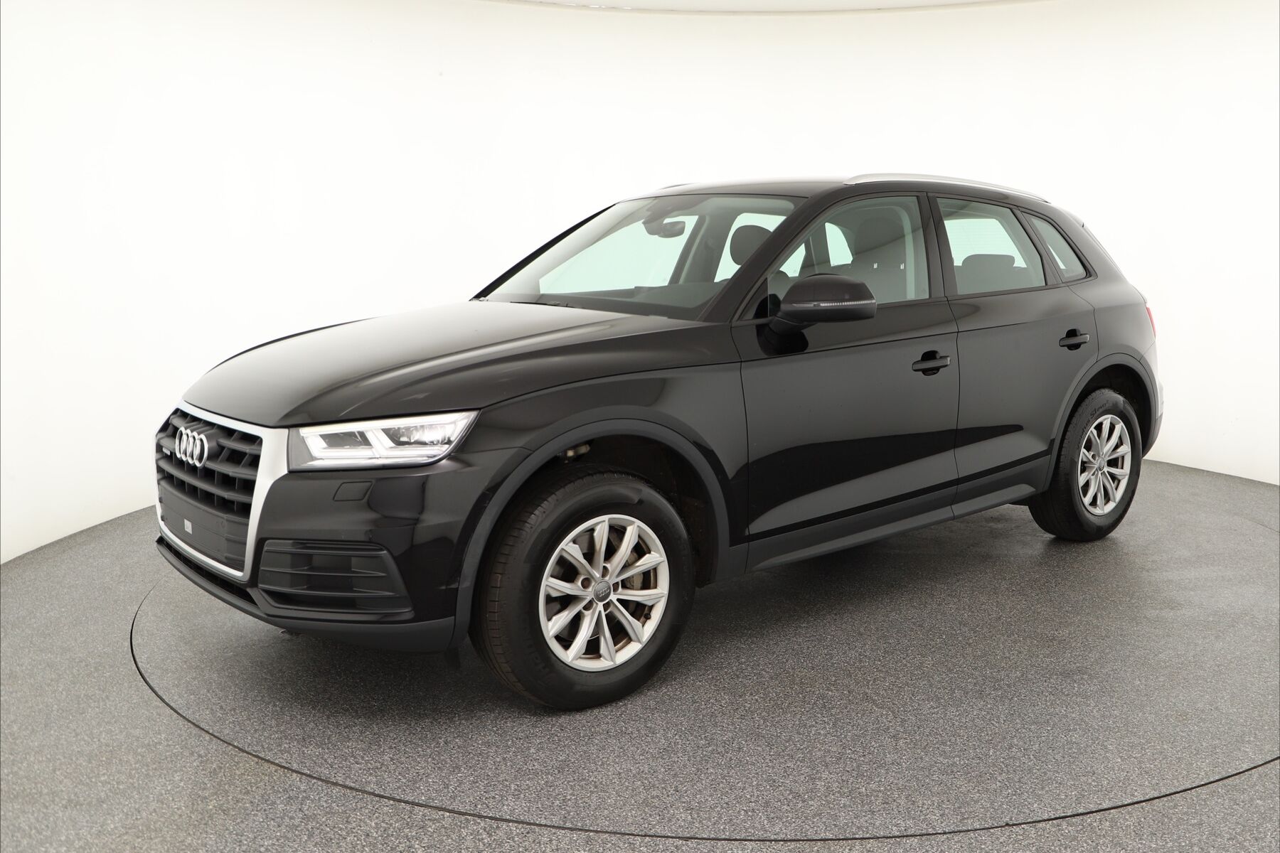 Vehicle image 0