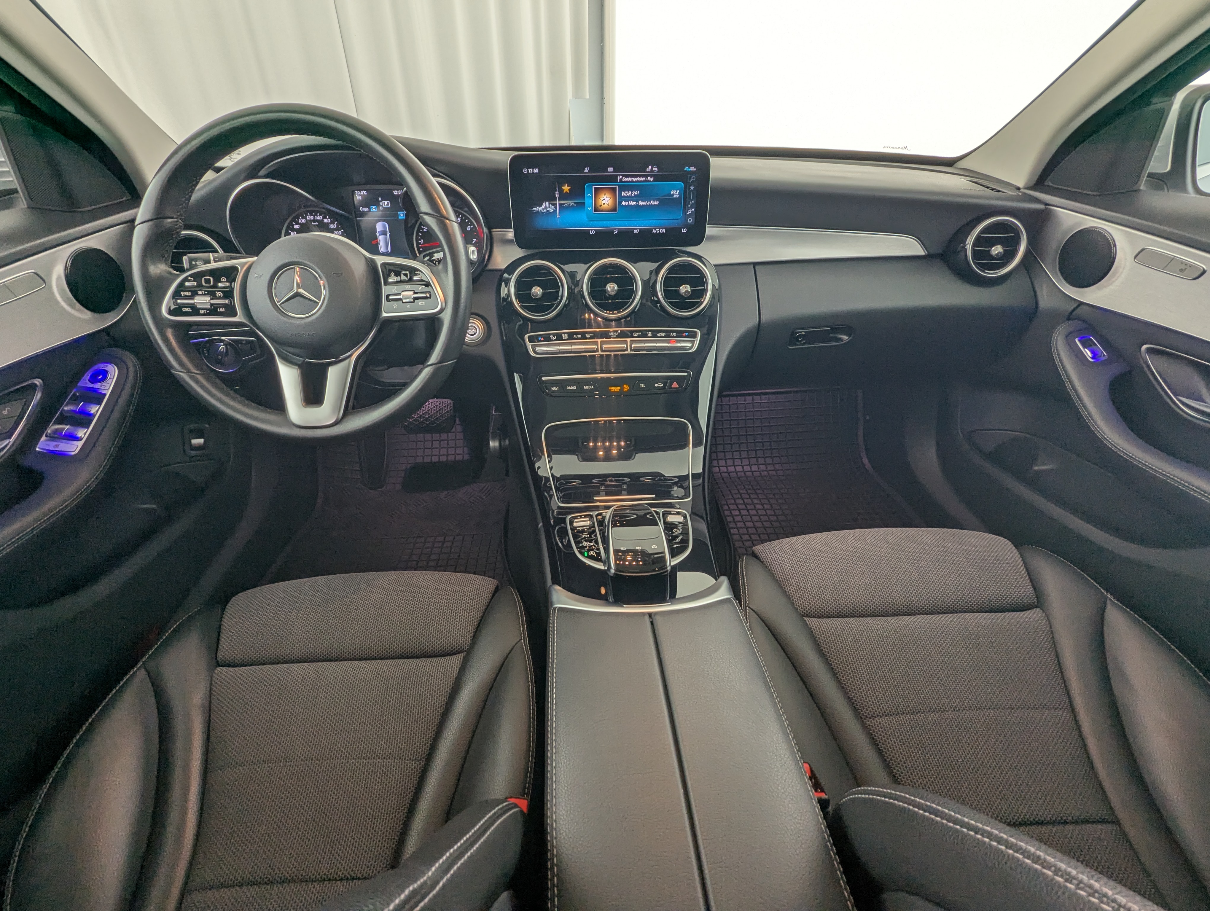 Vehicle image 14