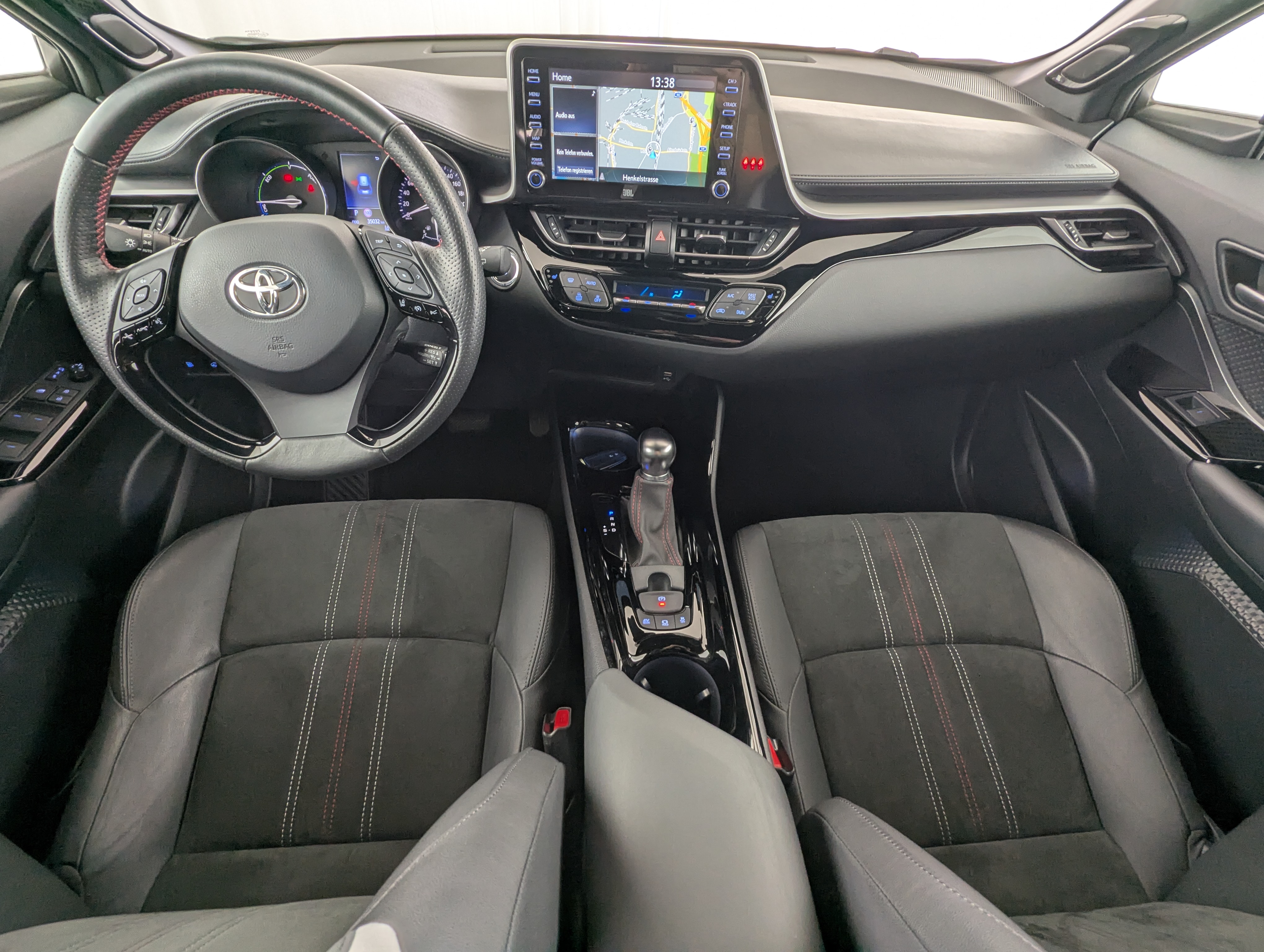 Vehicle image 11