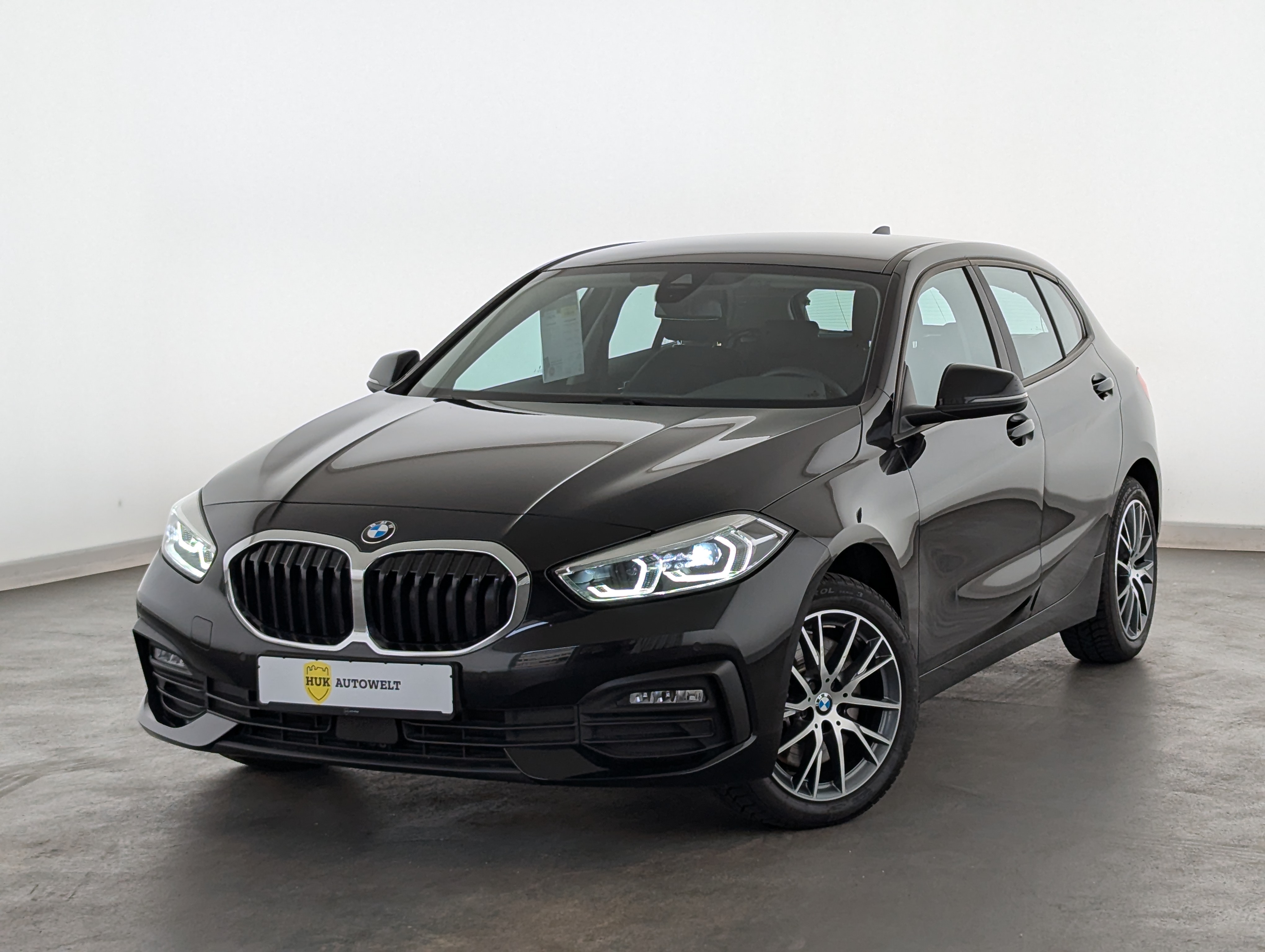 Vehicle image 0