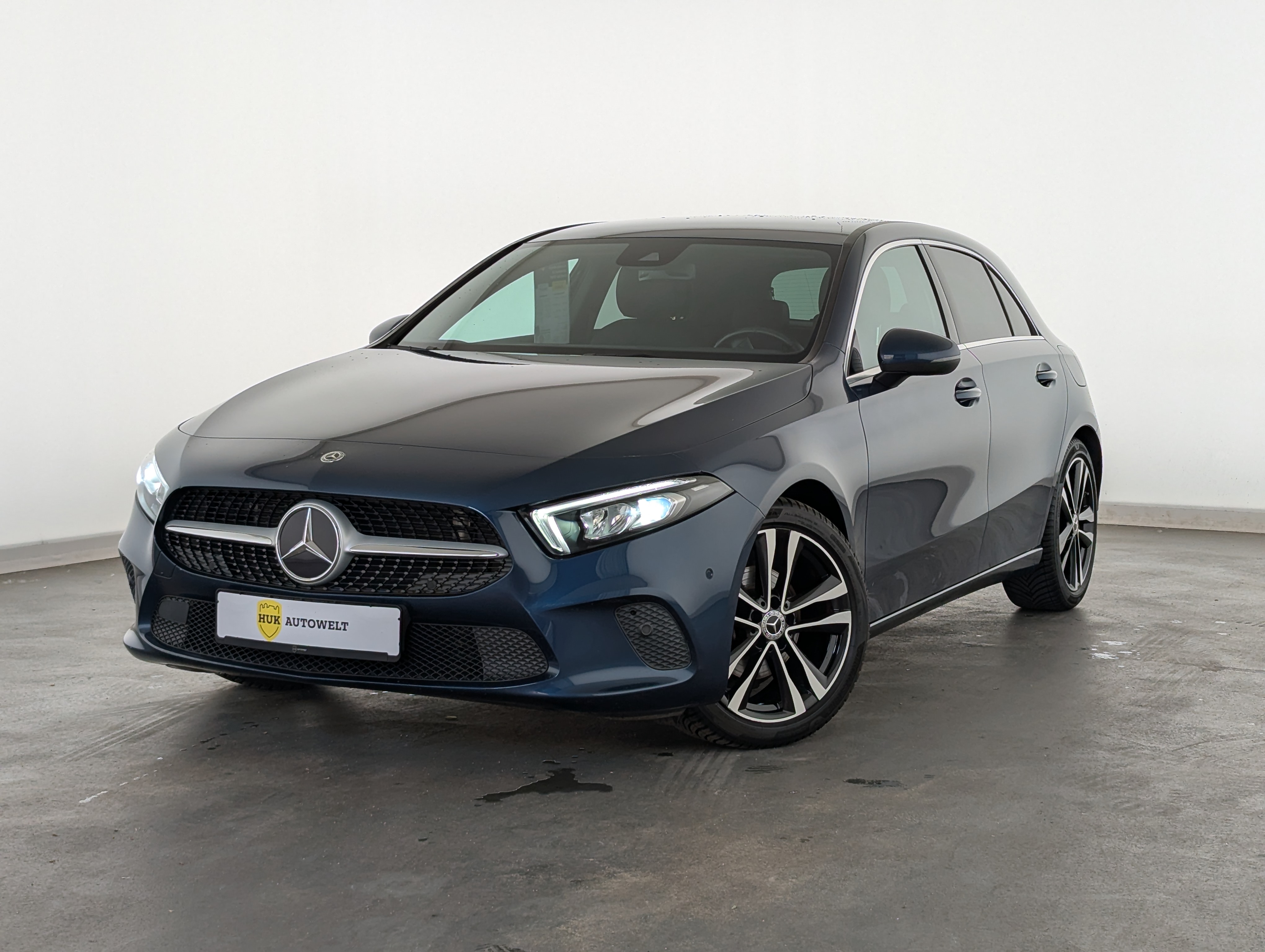 Vehicle image 0