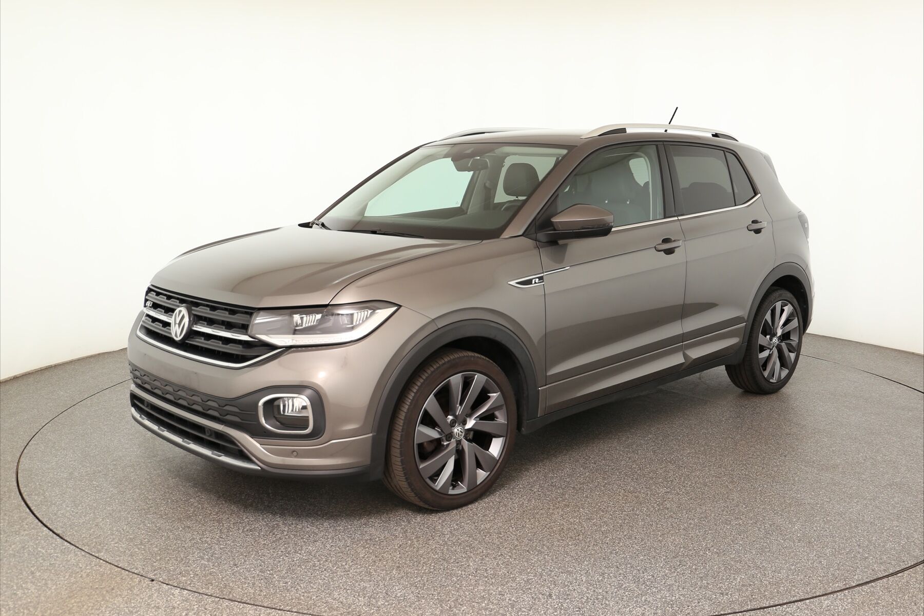 Vehicle image 0