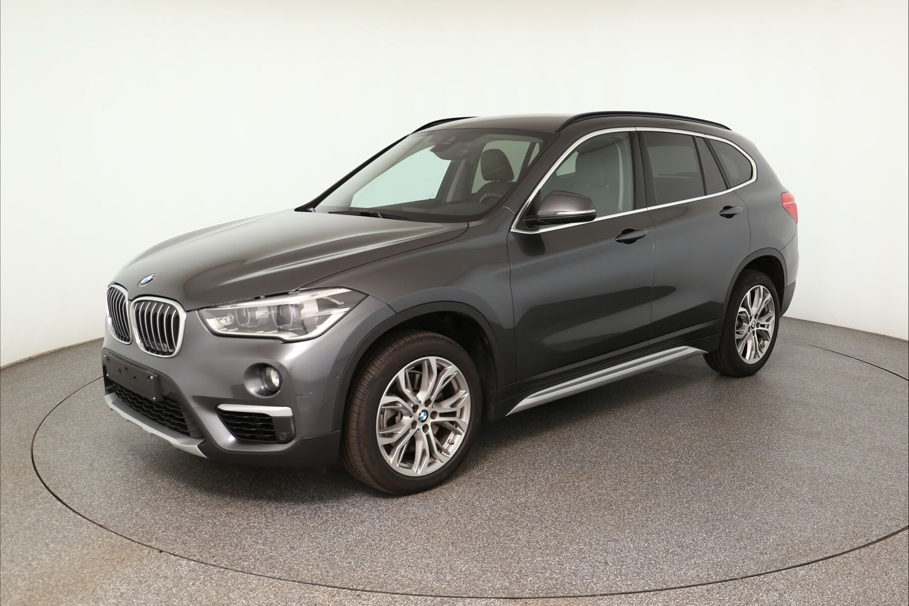 Vehicle image 0