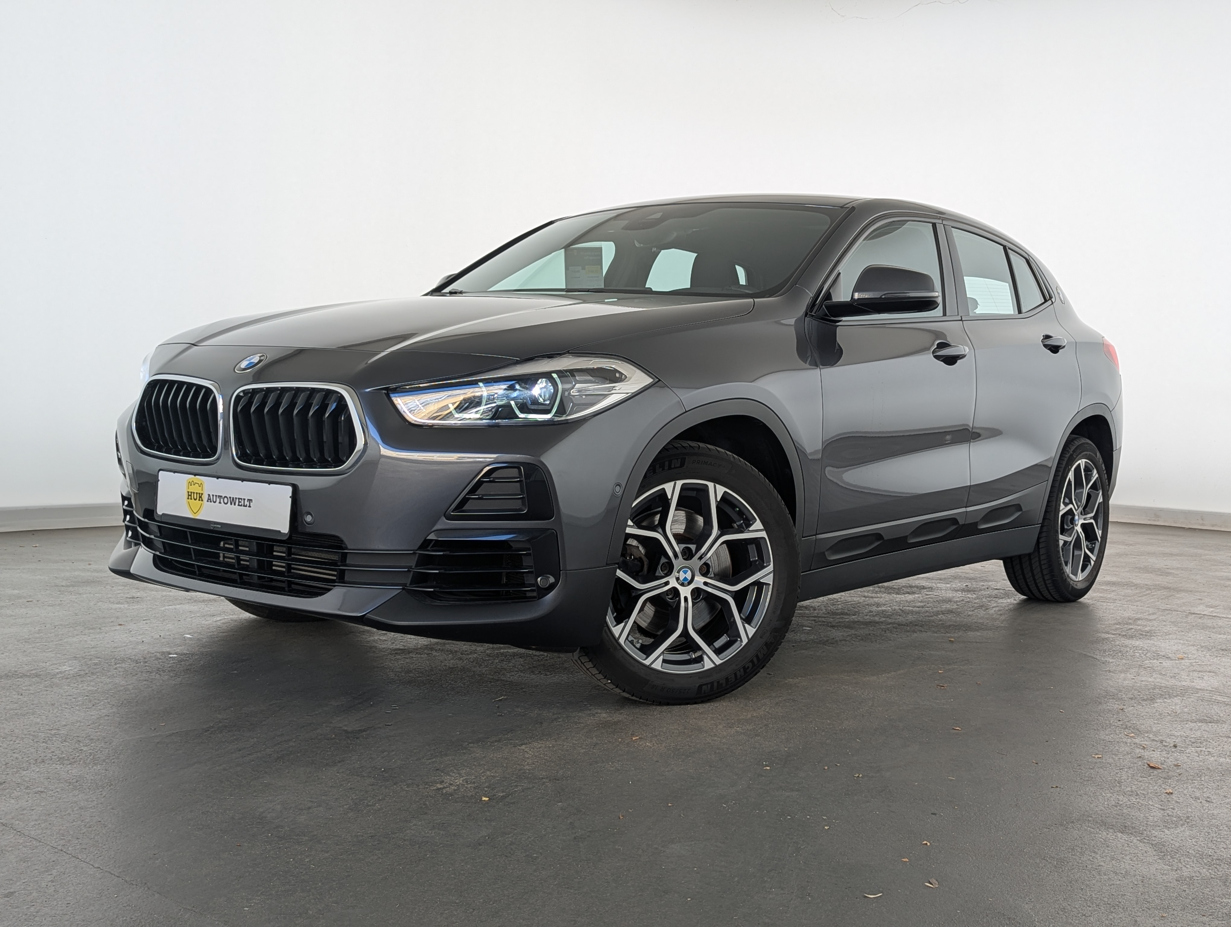 Vehicle image 0