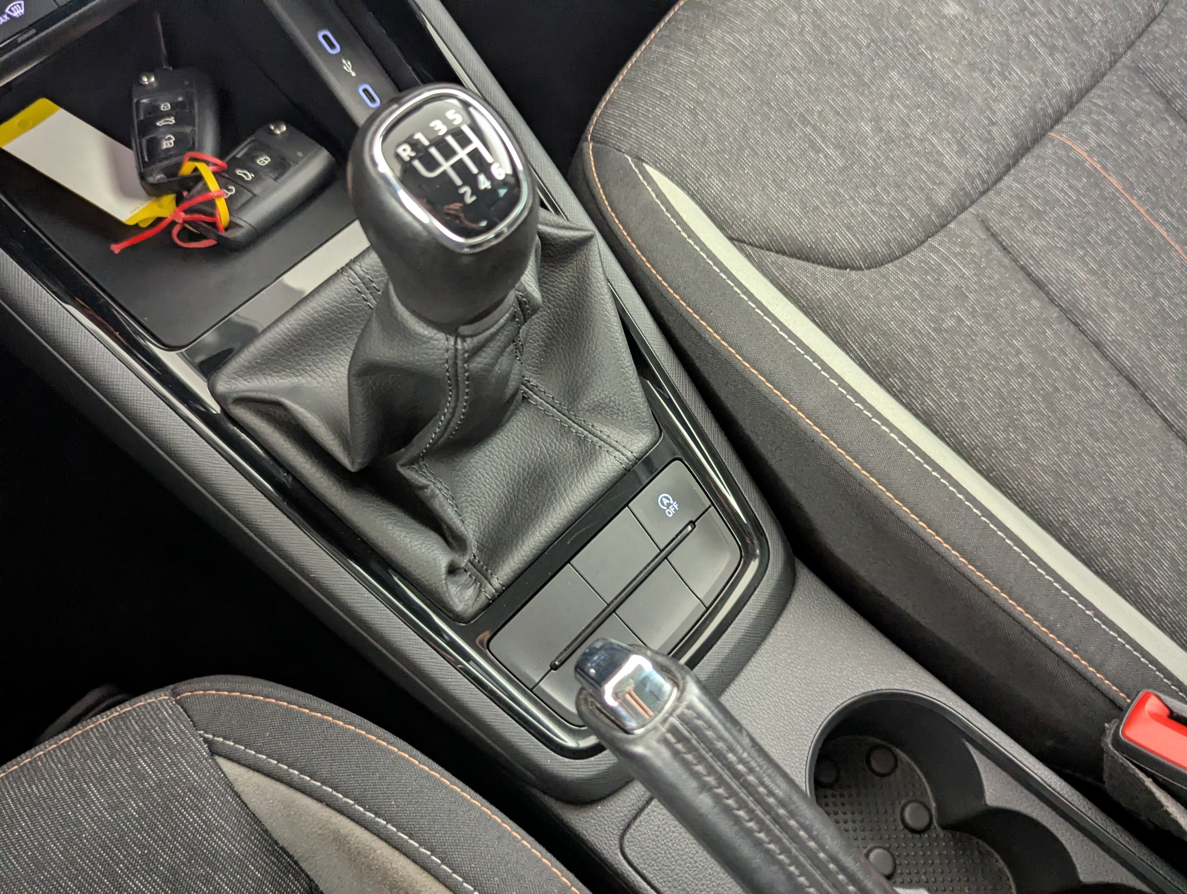 Vehicle image 18