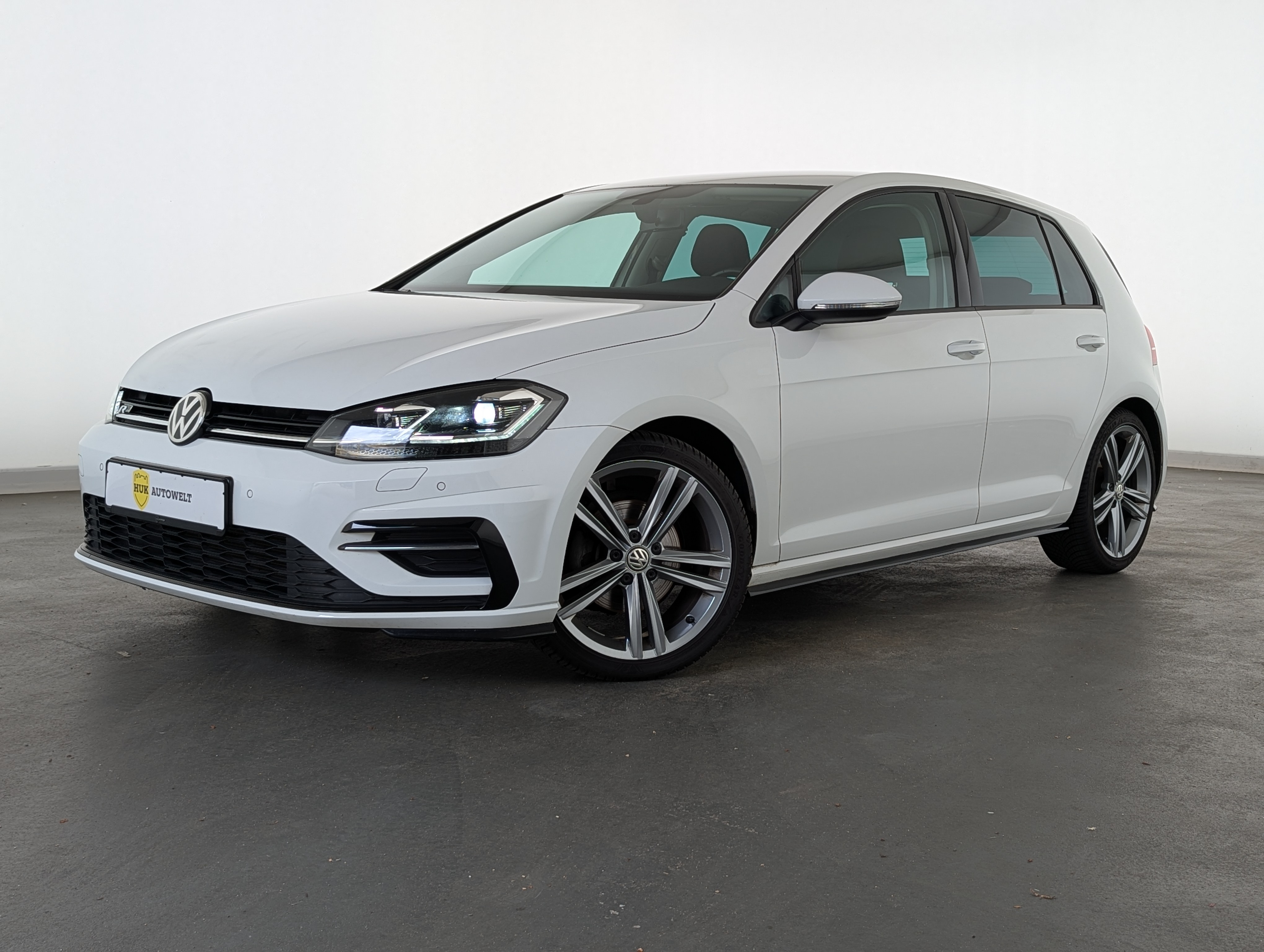 Vehicle image 0