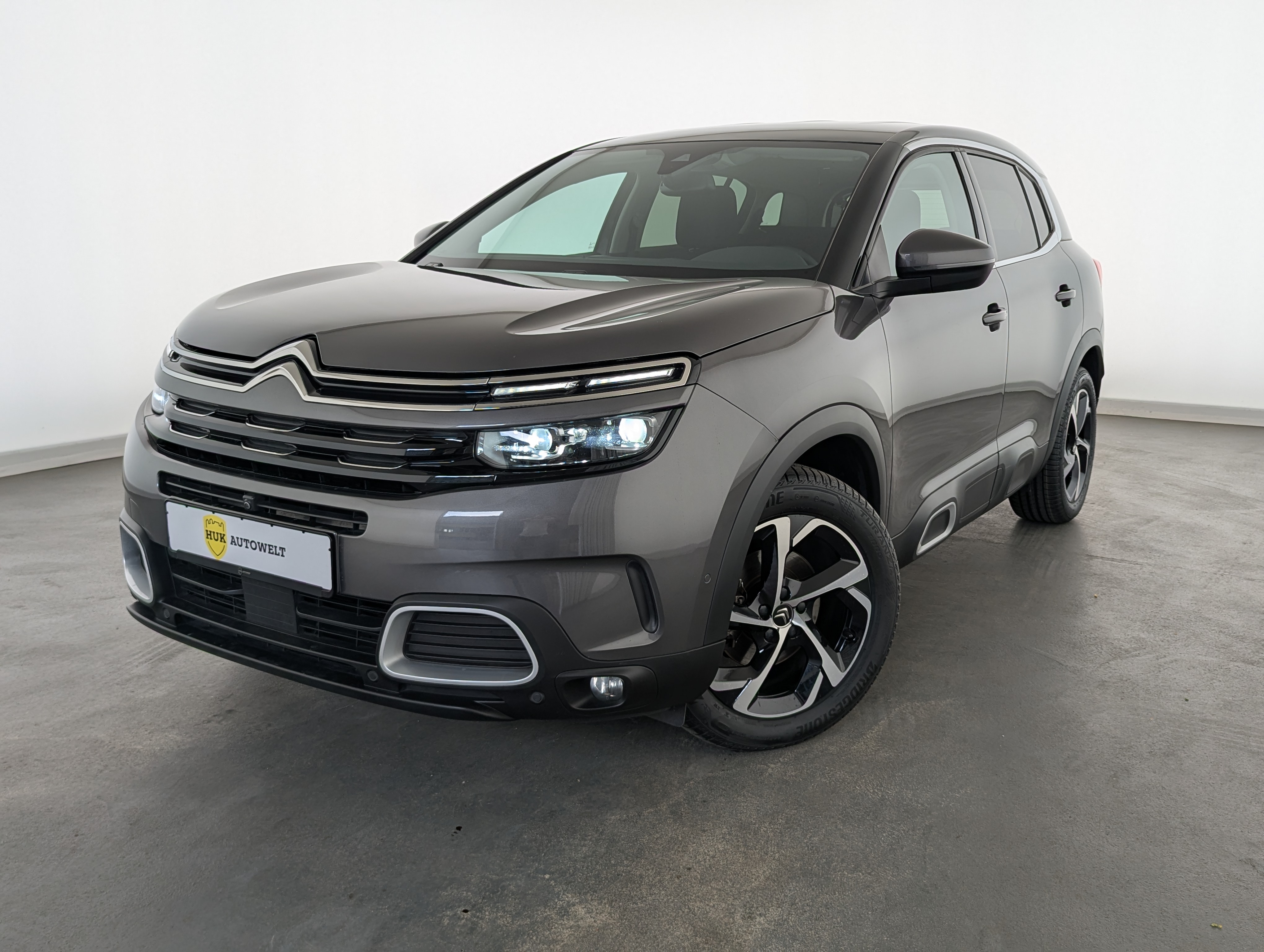Vehicle image 0