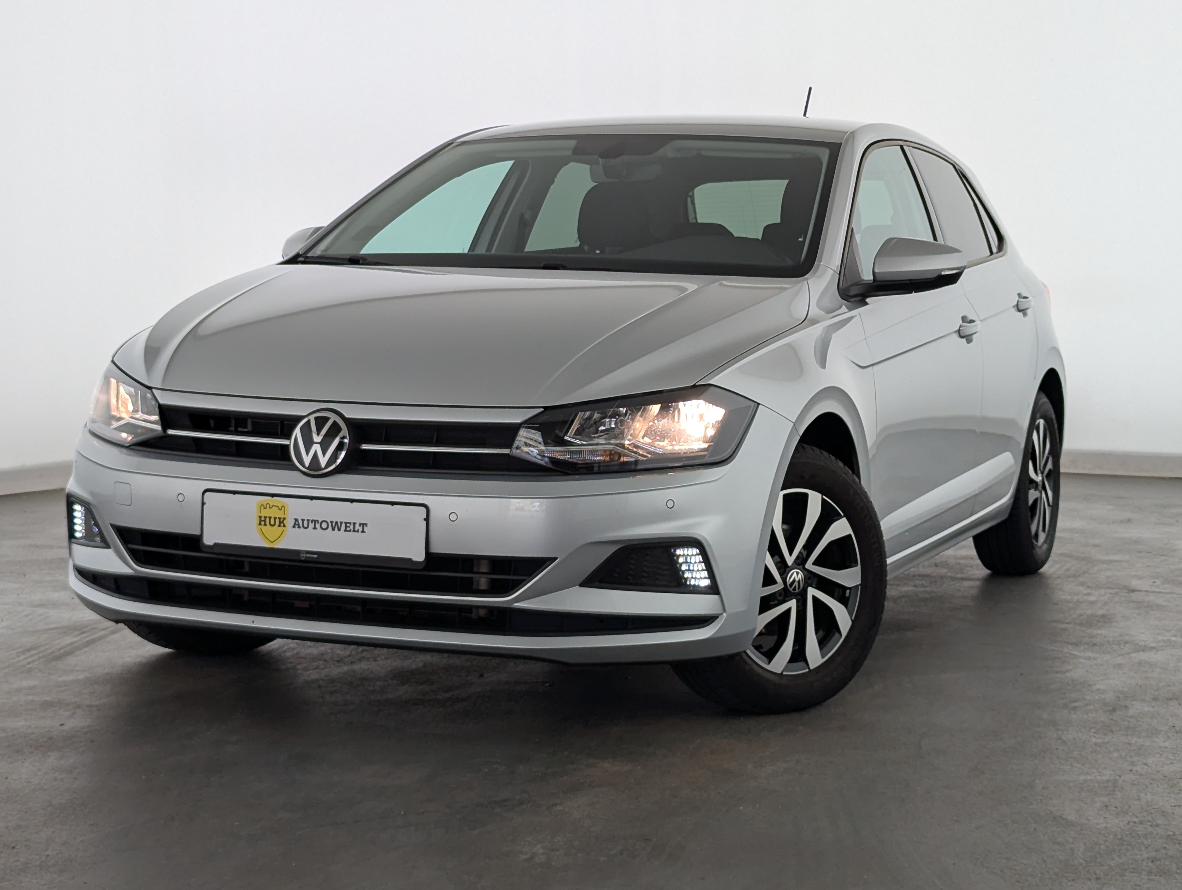Vehicle image 0