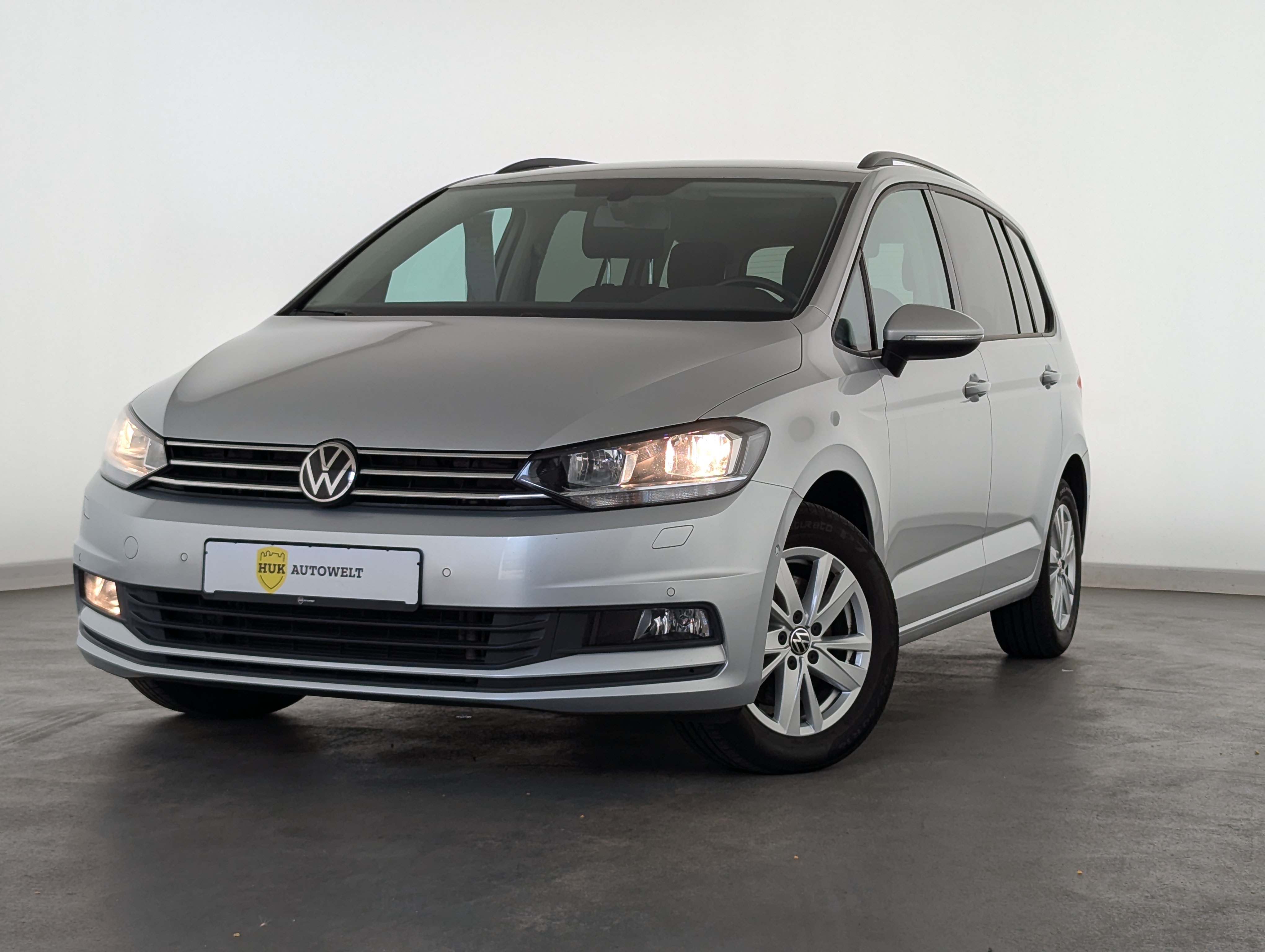 Vehicle image 0