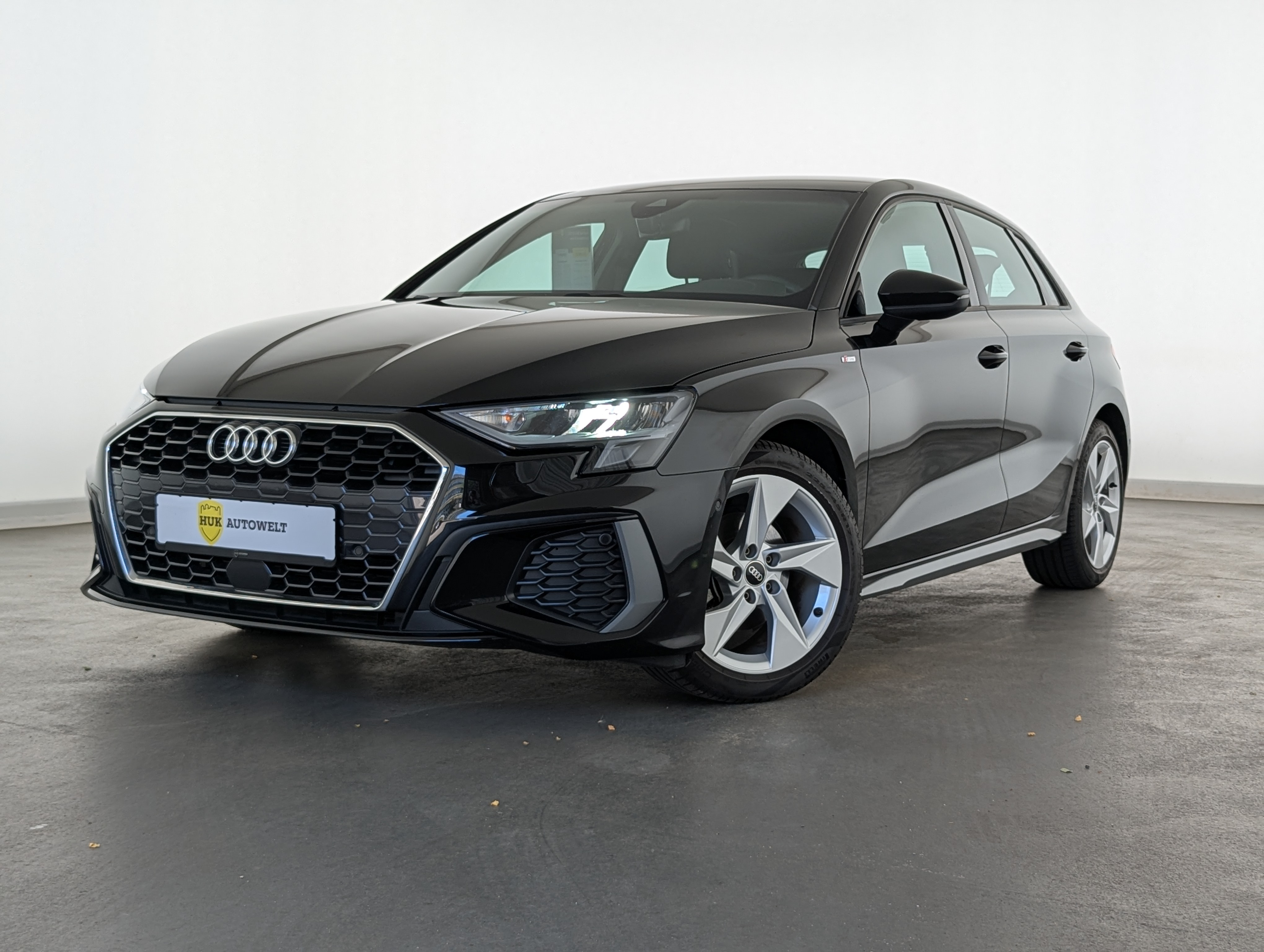 Vehicle image 0