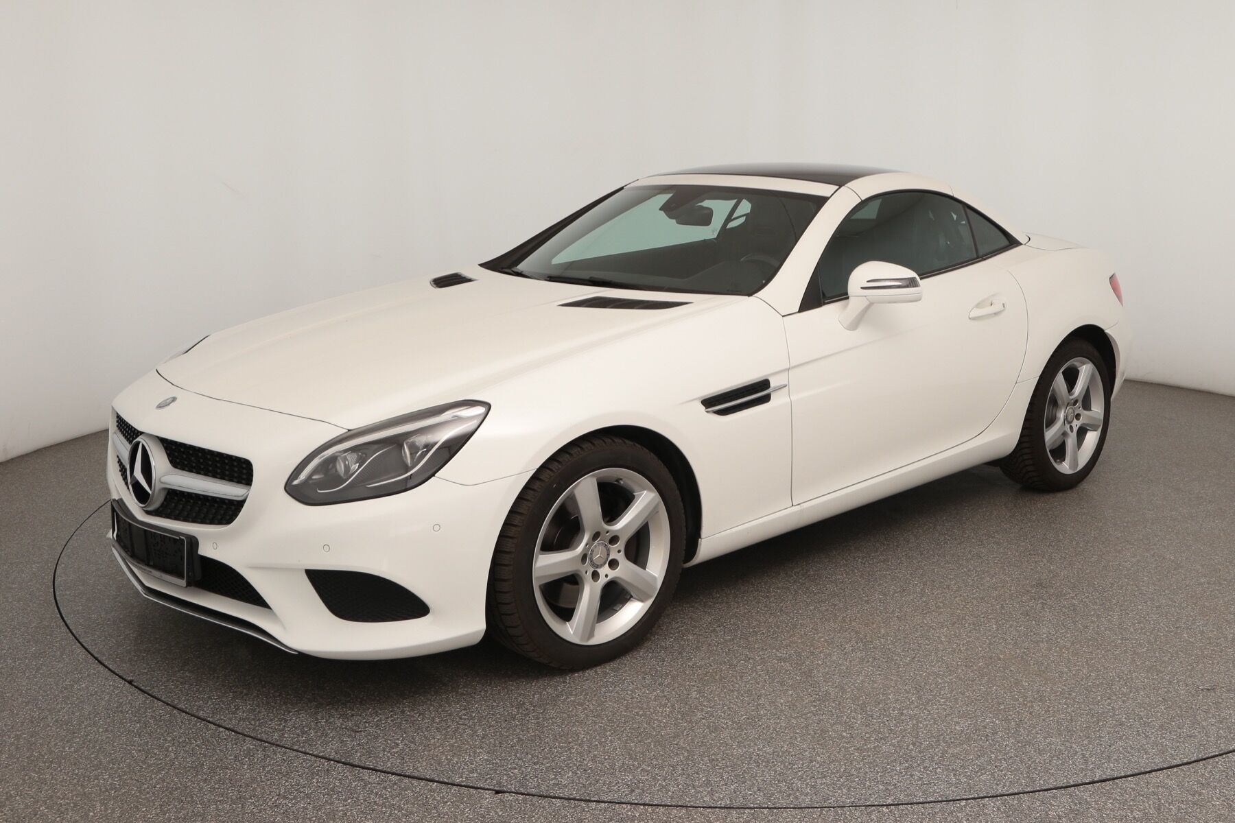 Vehicle image 0