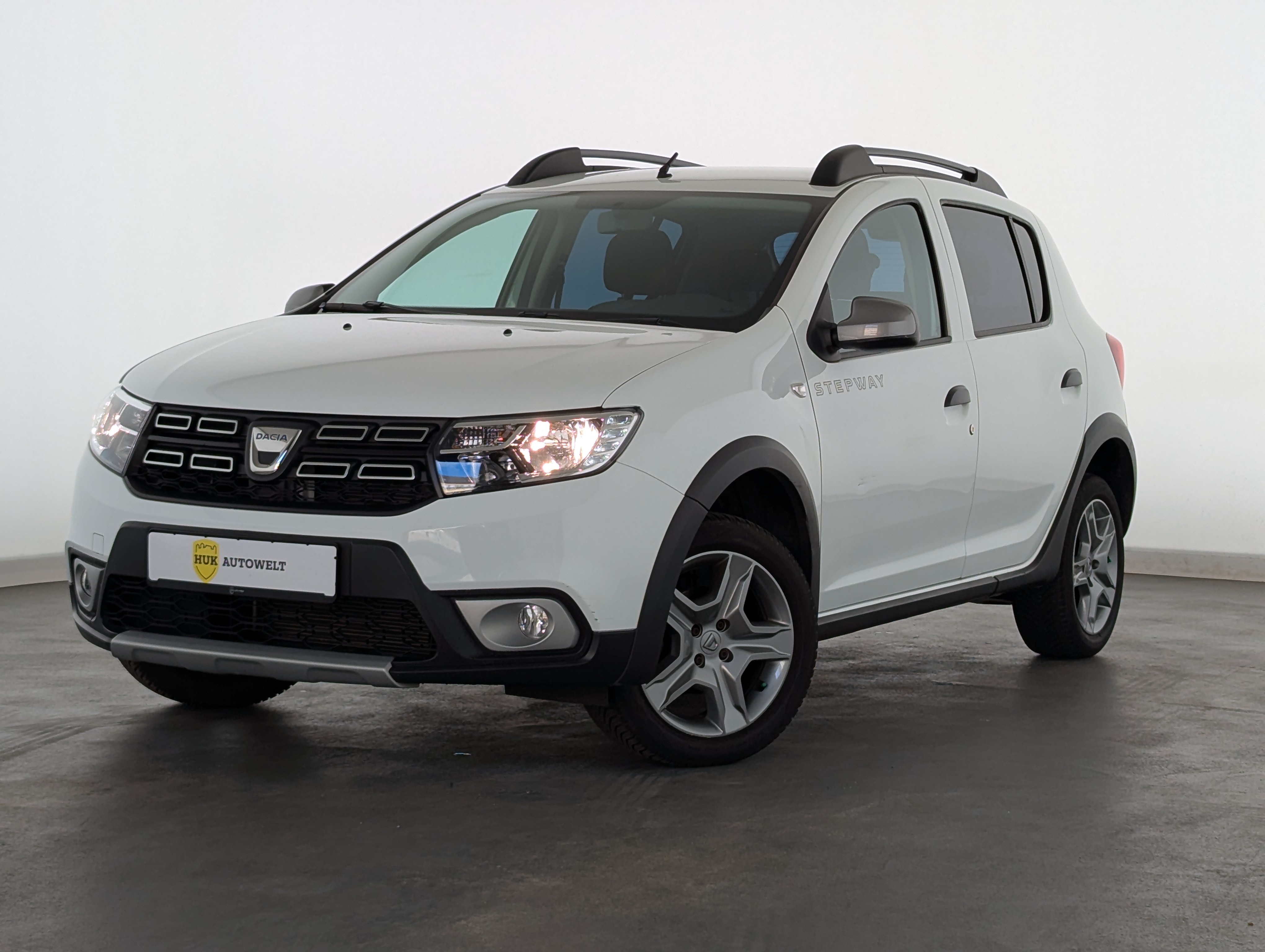 Vehicle image 0