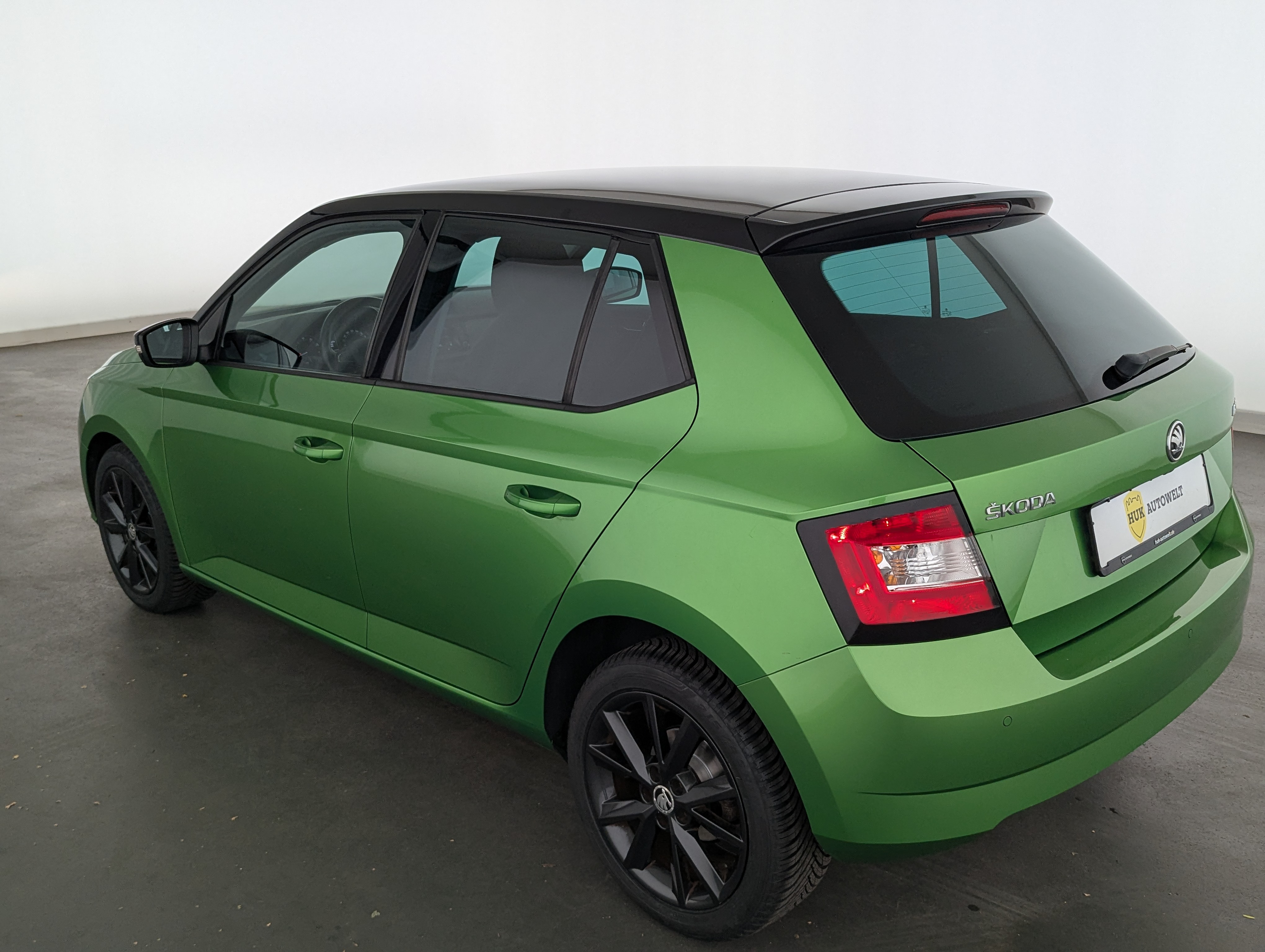 Vehicle image 6