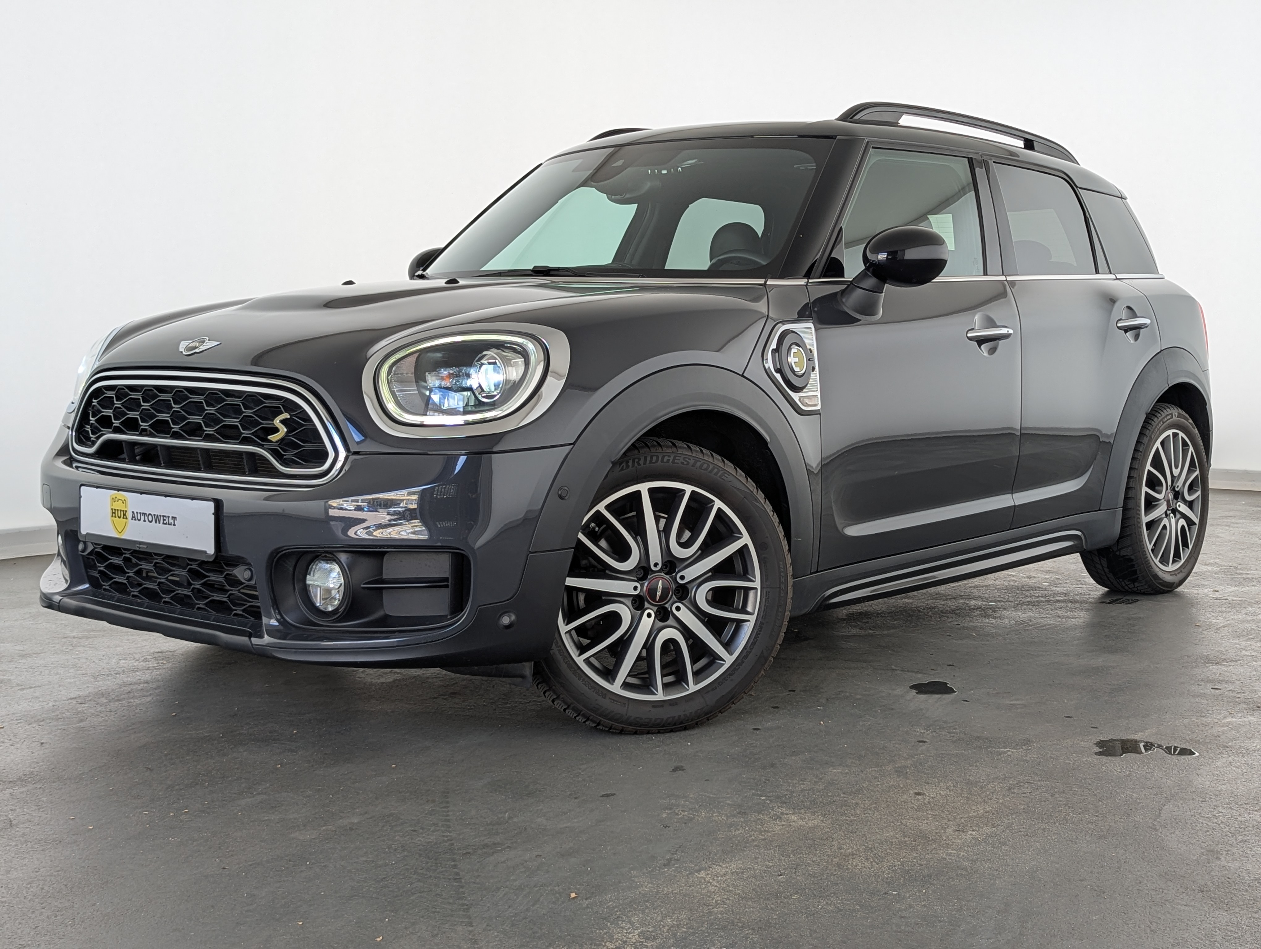Vehicle image 0