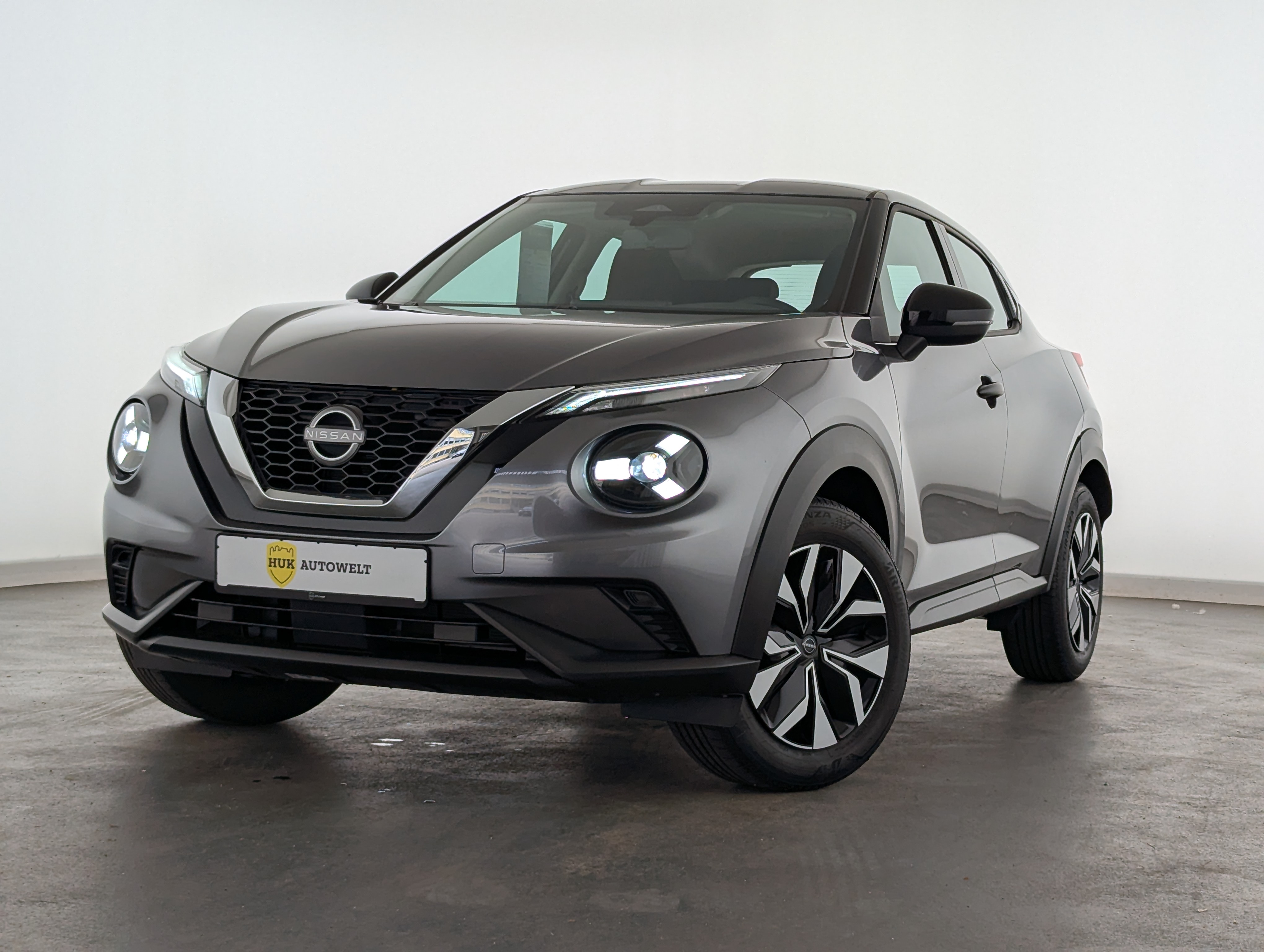 Vehicle image 0