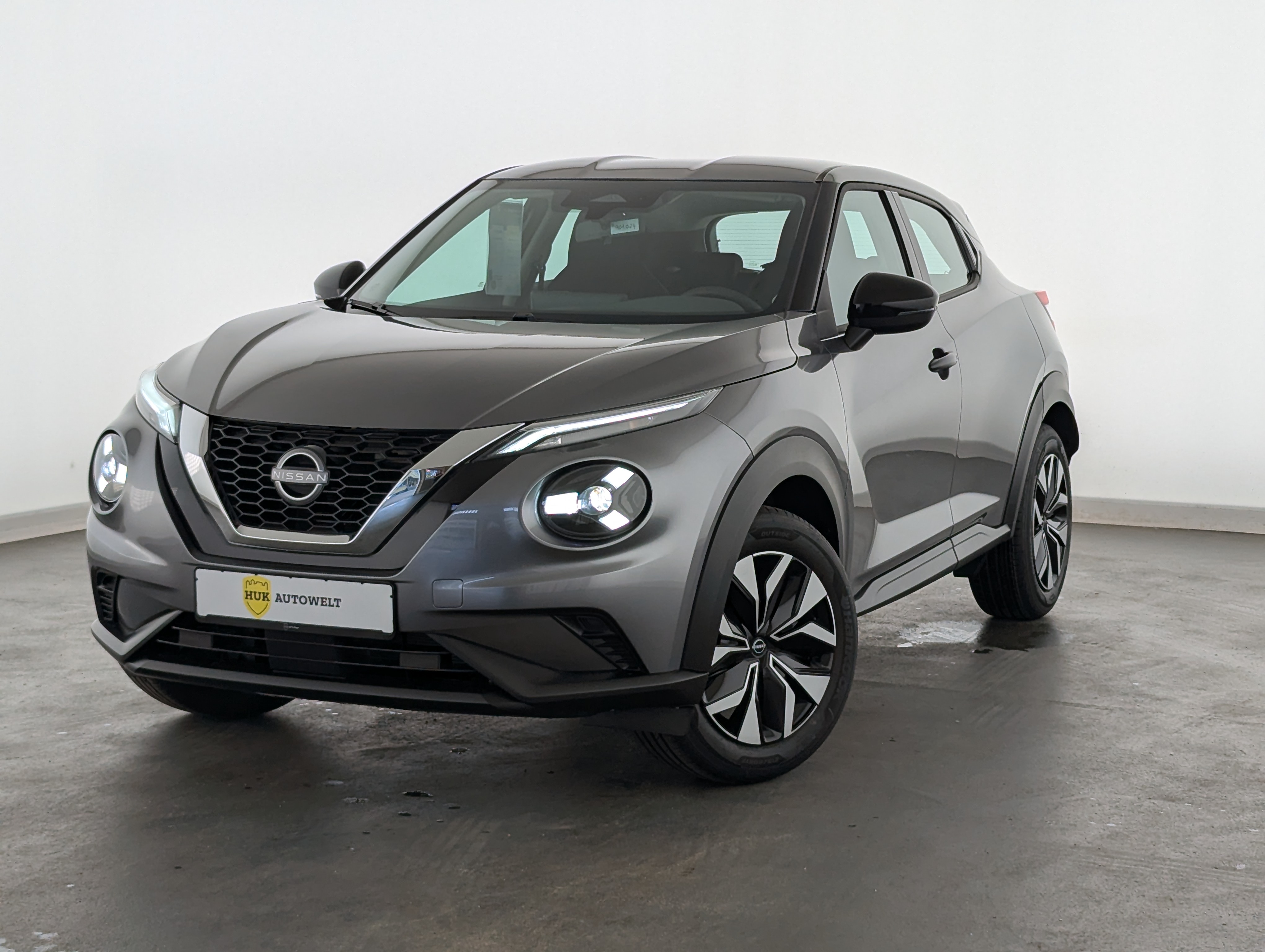 Vehicle image 0