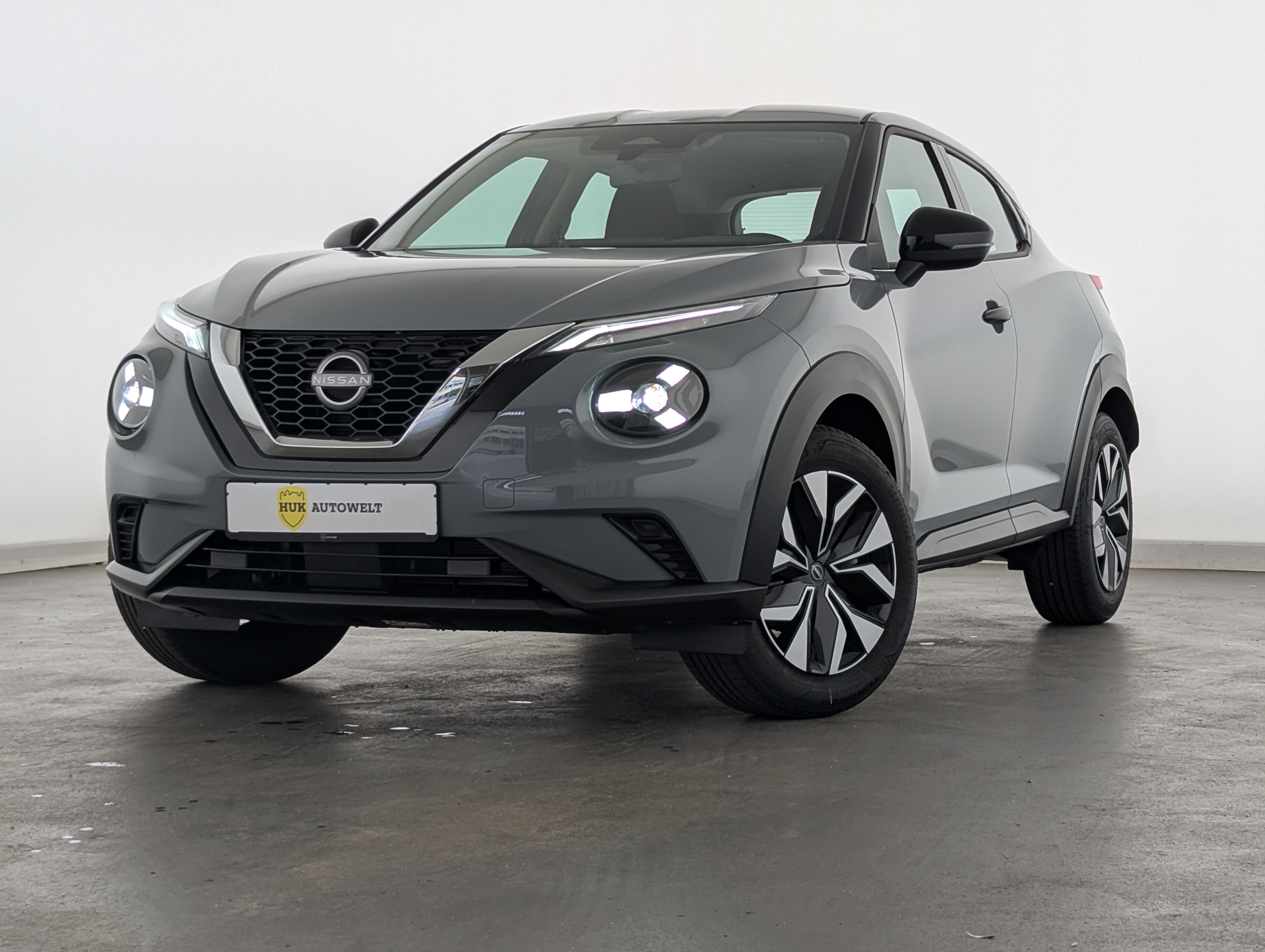 Vehicle image 0