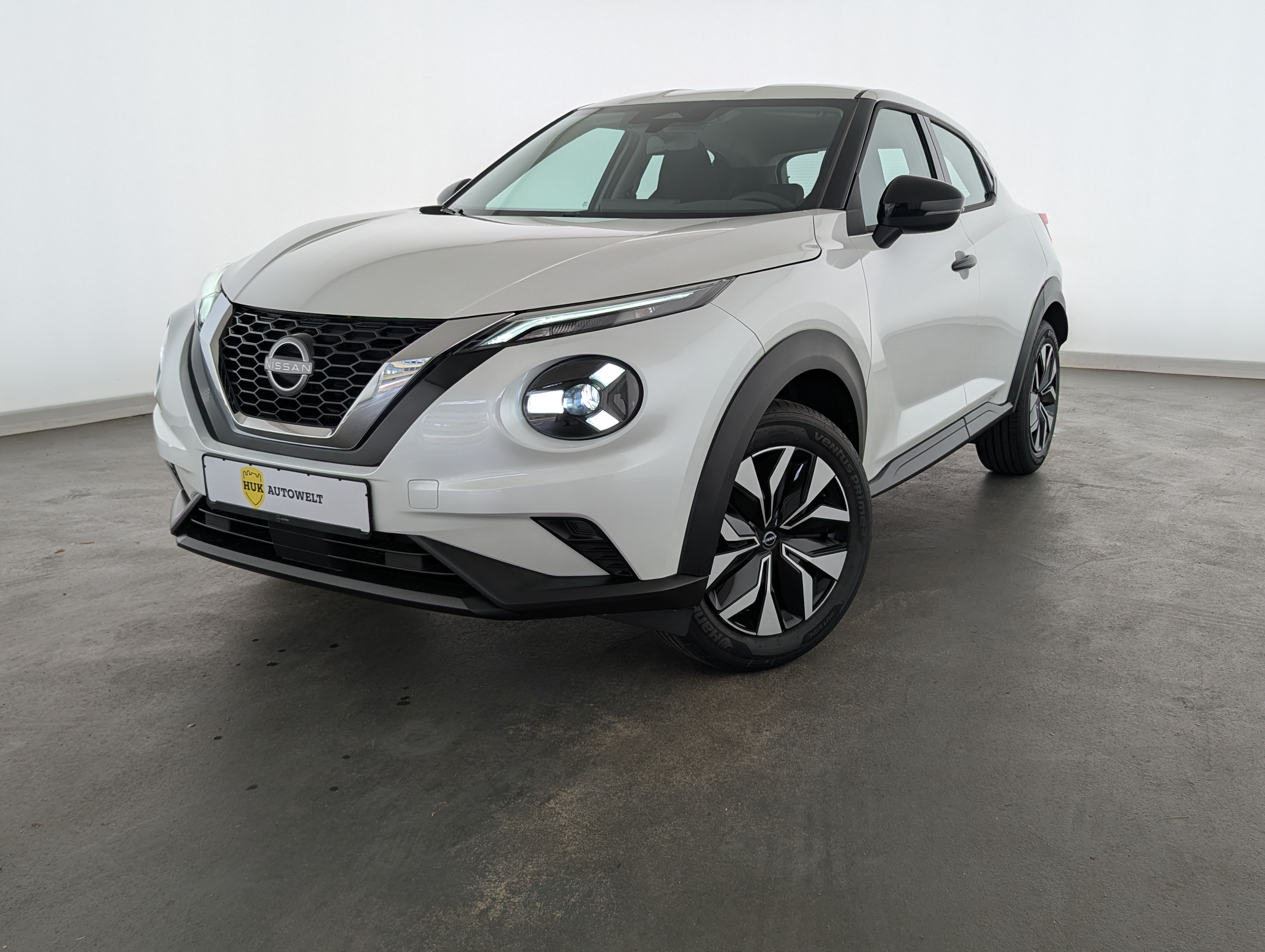 Vehicle image 0