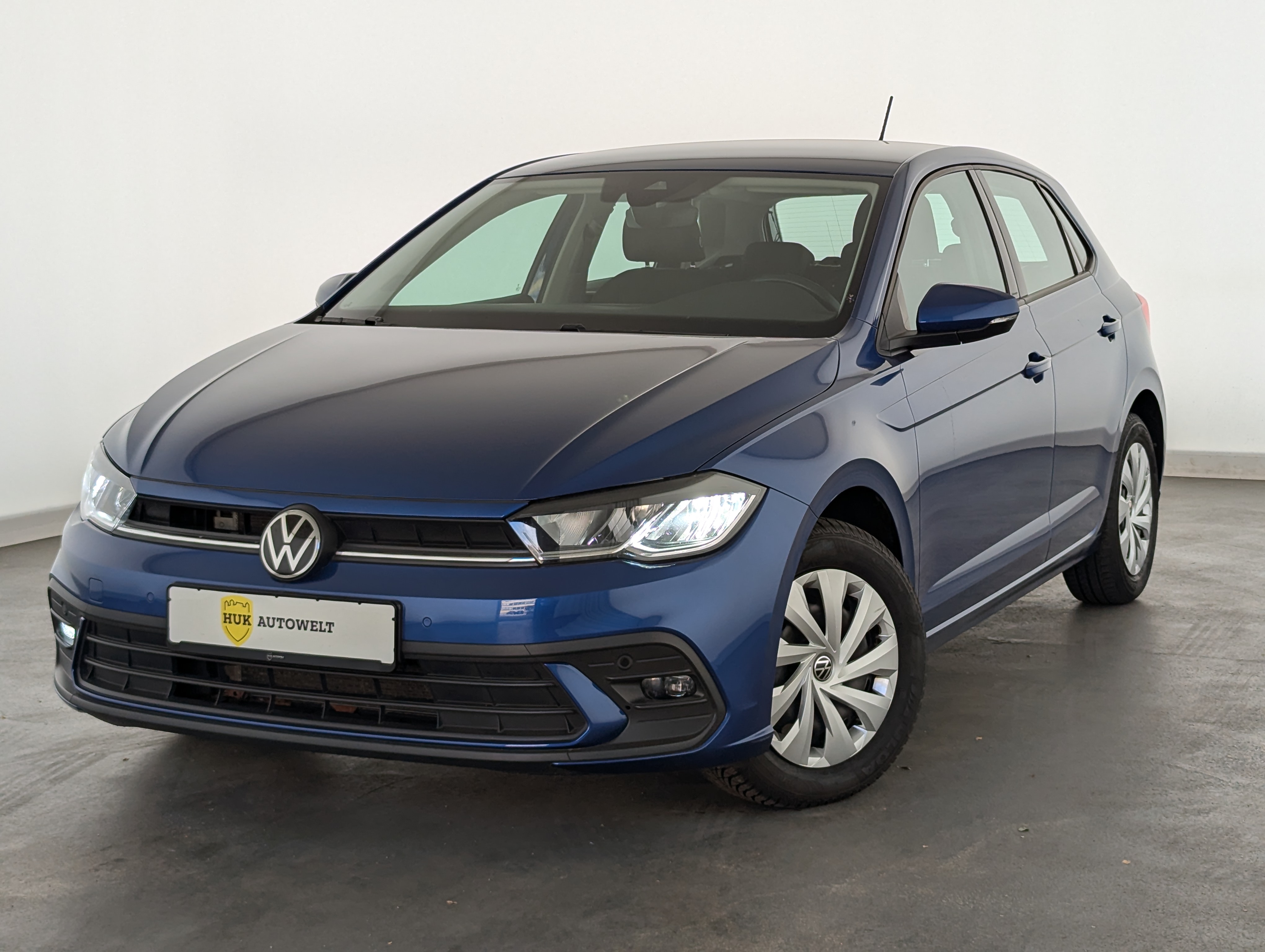 Vehicle image 0