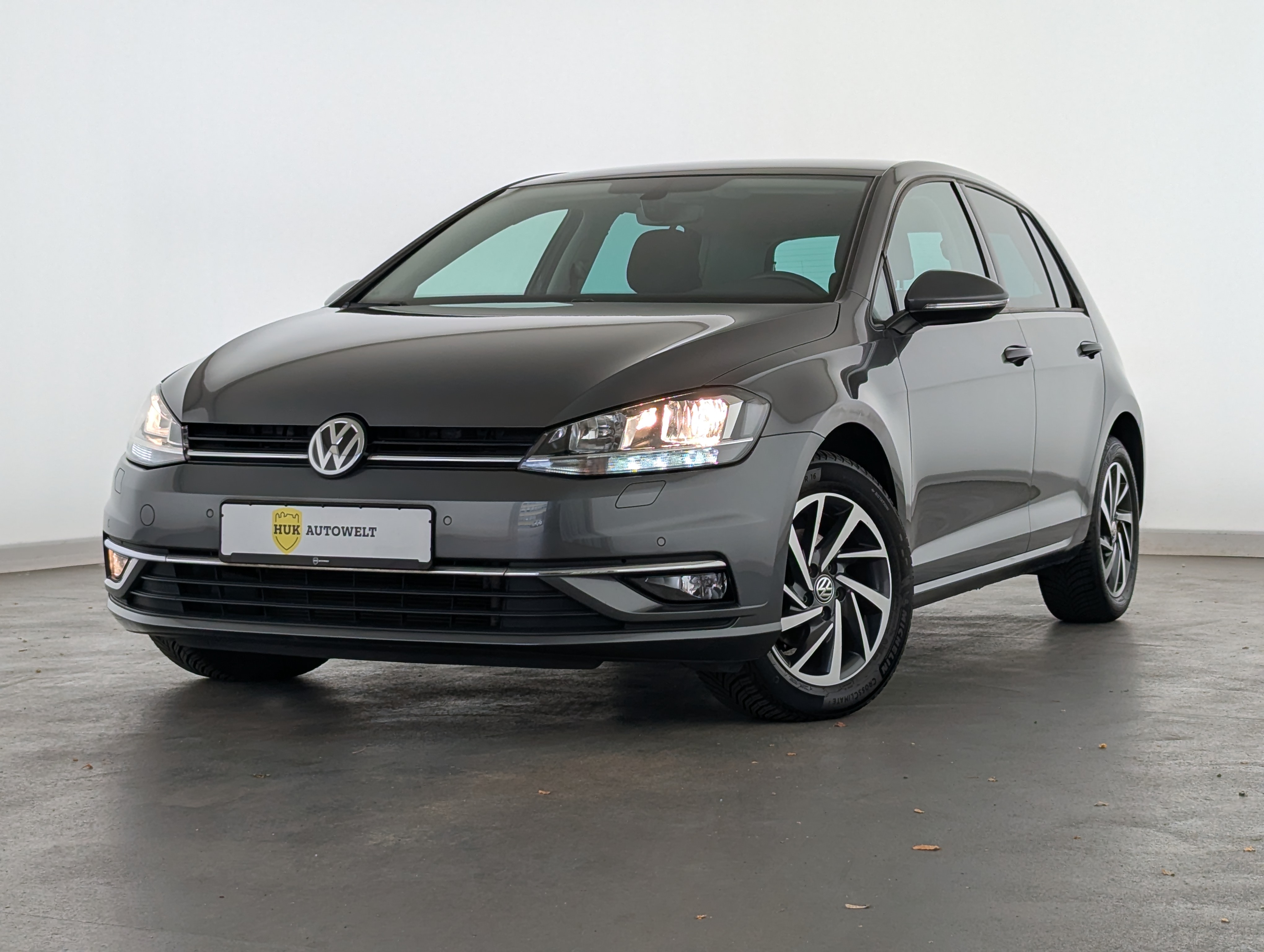 Vehicle image 0