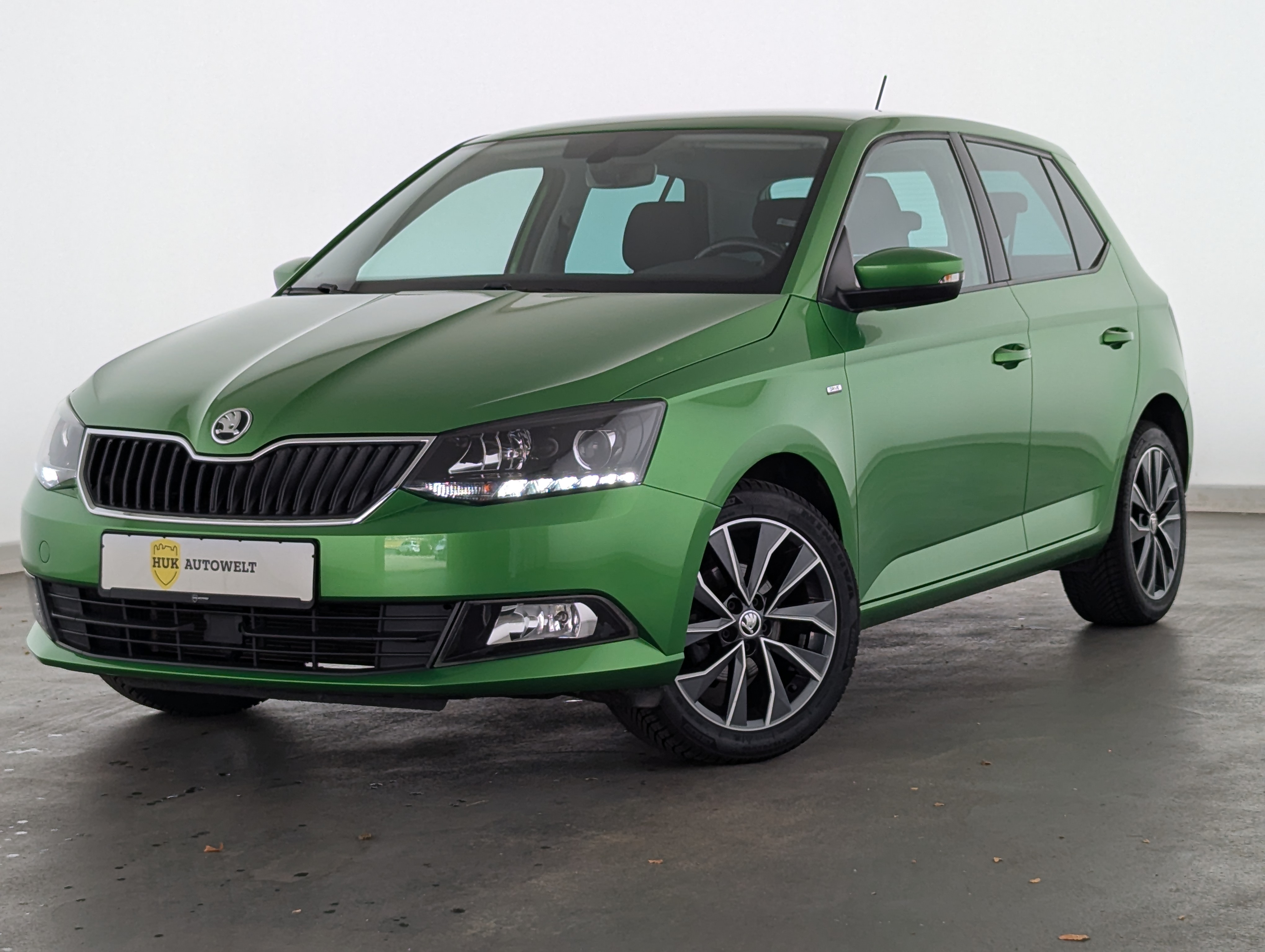 Vehicle image 0
