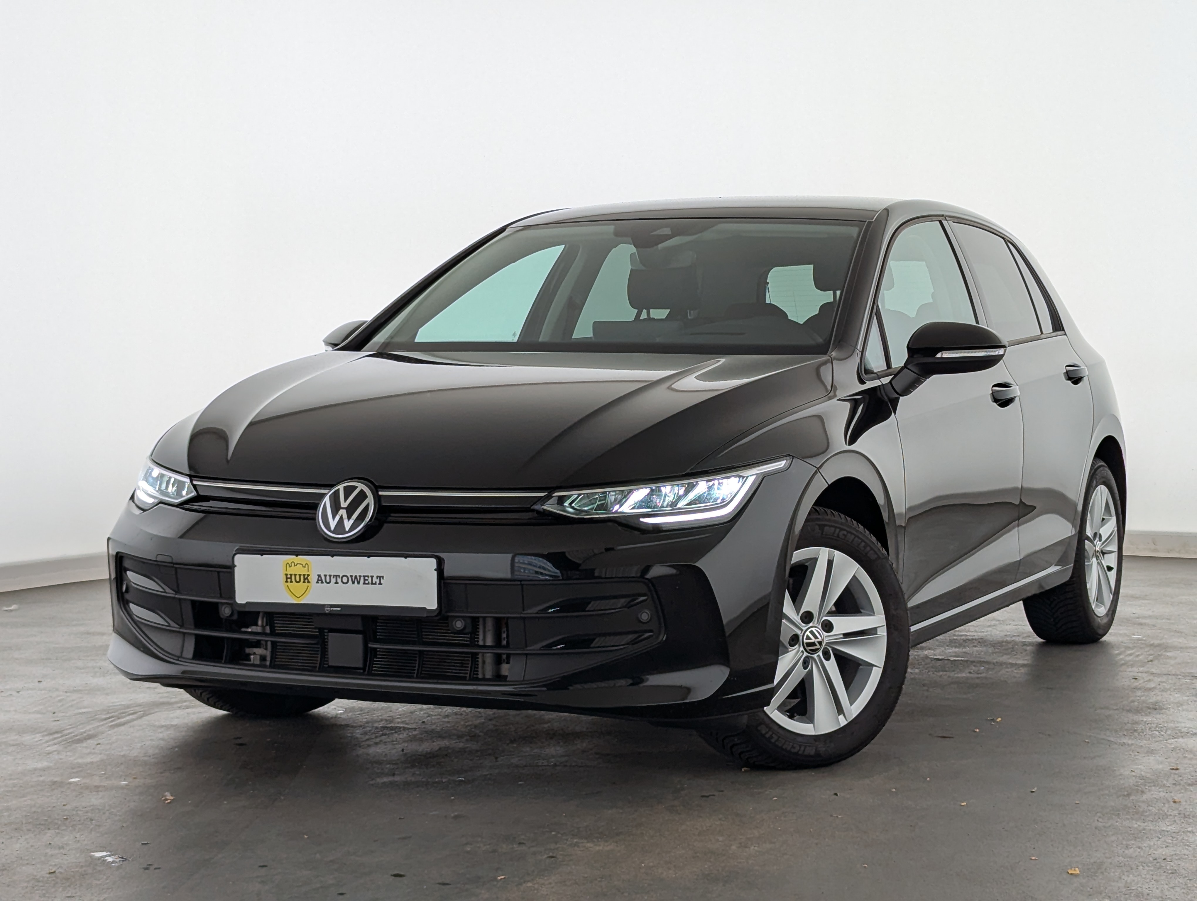 Vehicle image 0