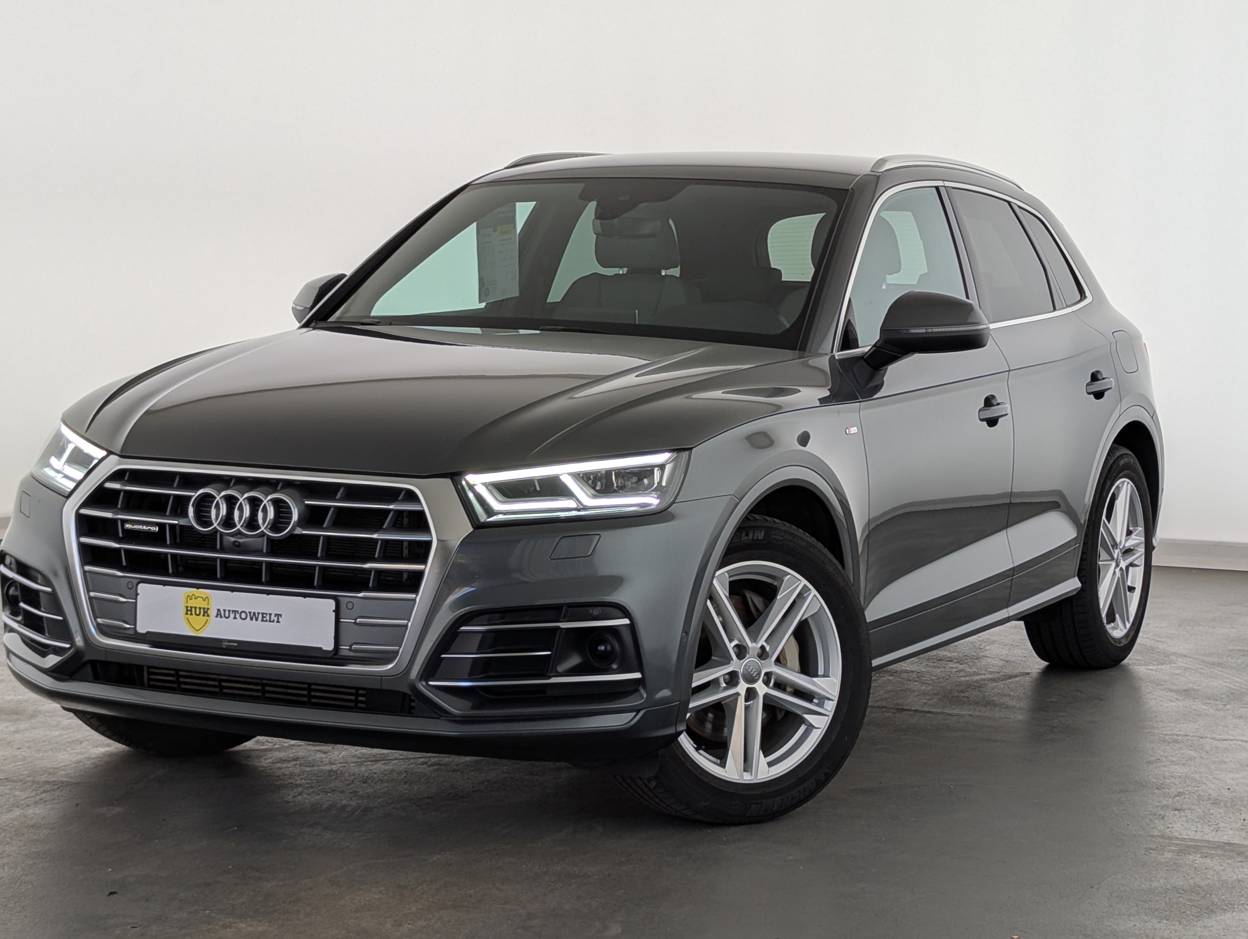 Vehicle image 0