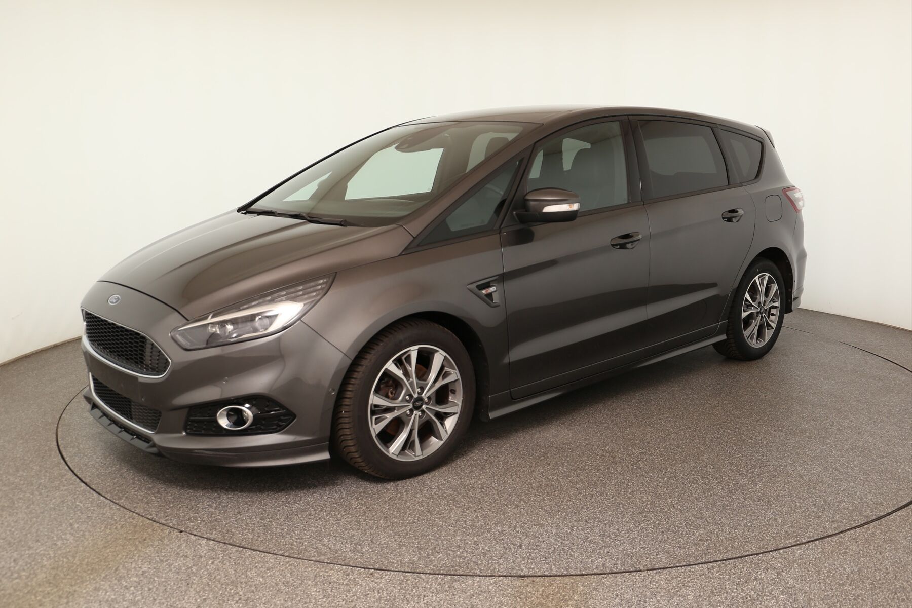 Vehicle image 0