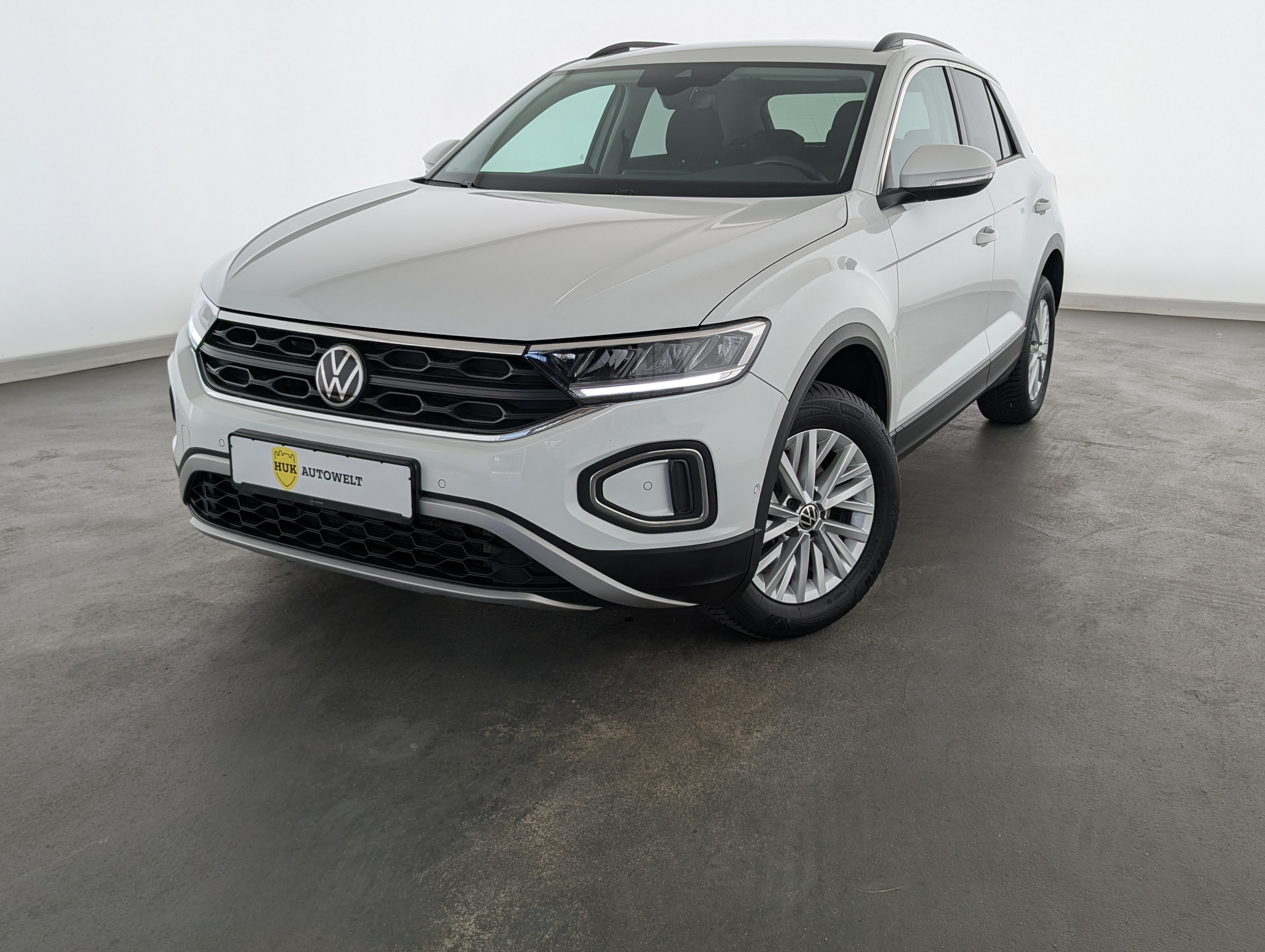 Vehicle image 0