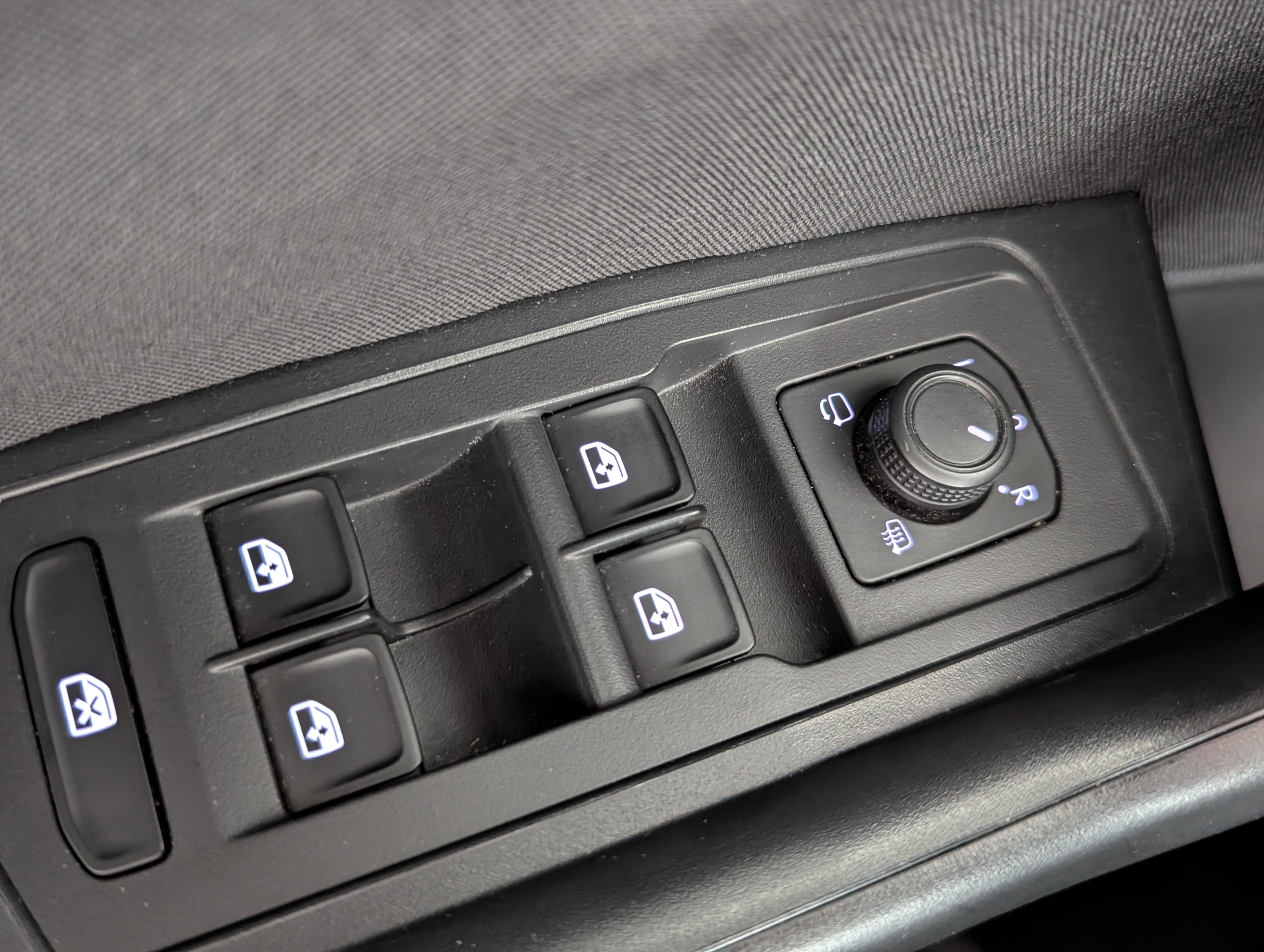 Vehicle image 25