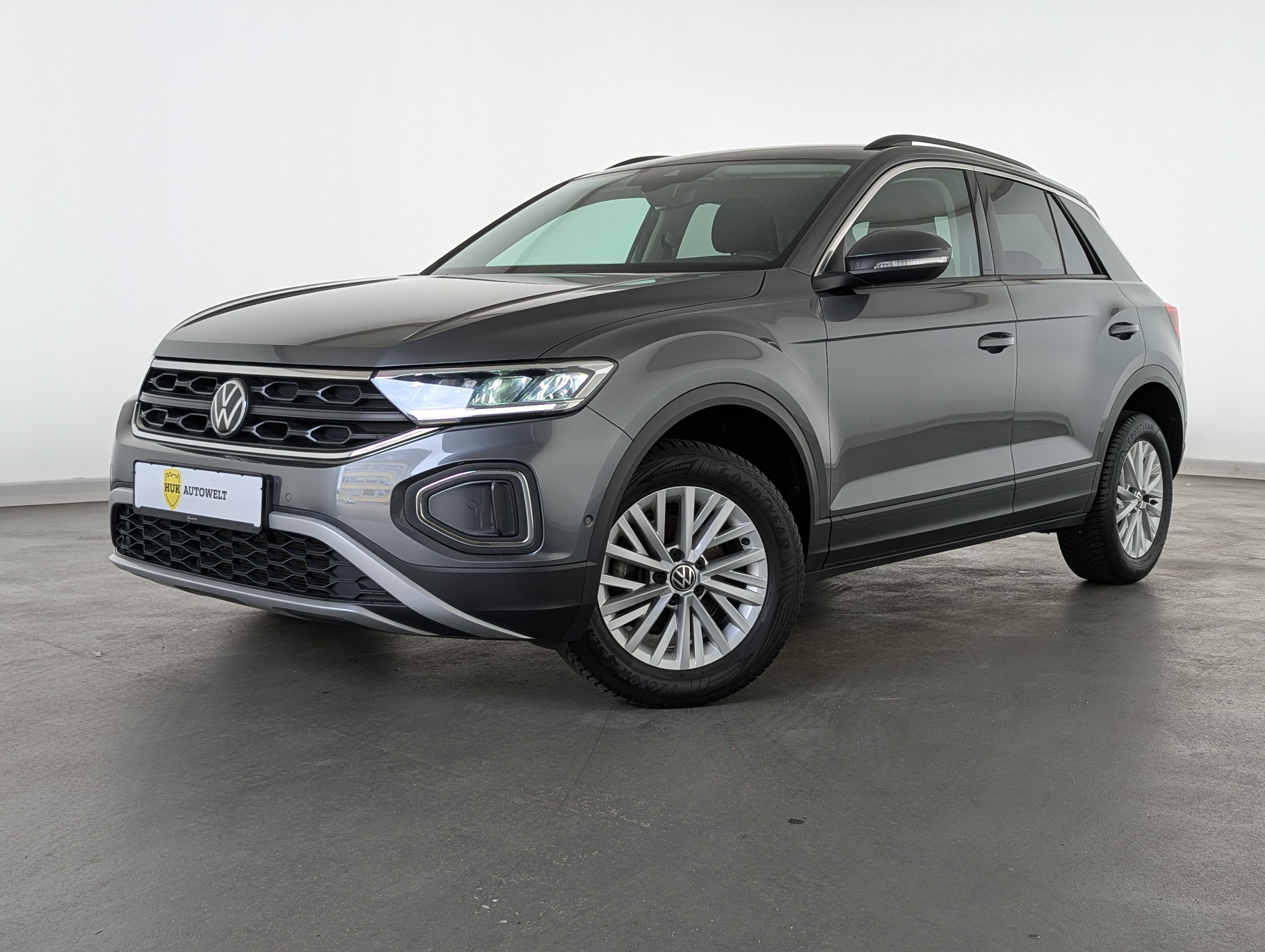 Vehicle image 0