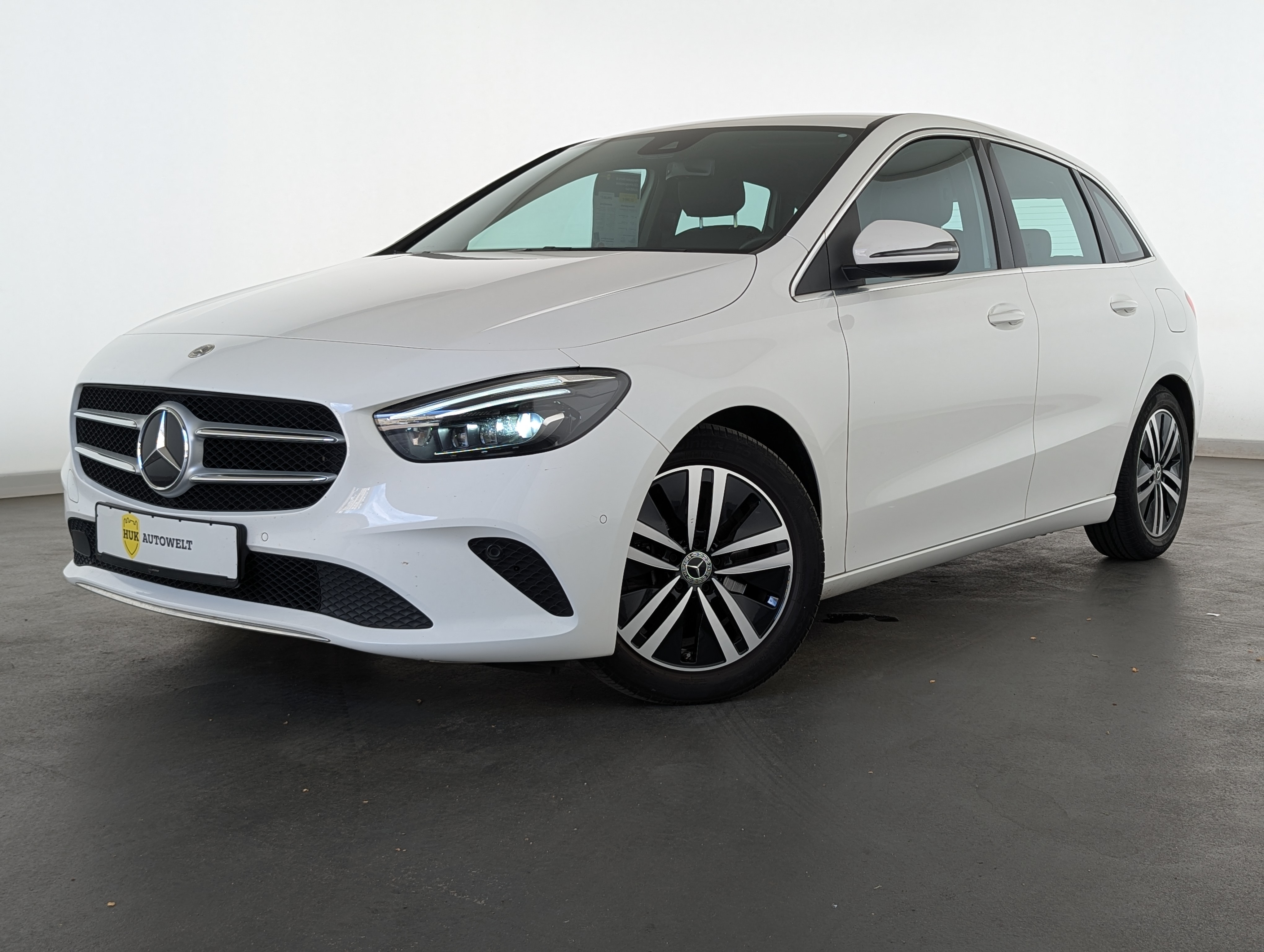 Vehicle image 0