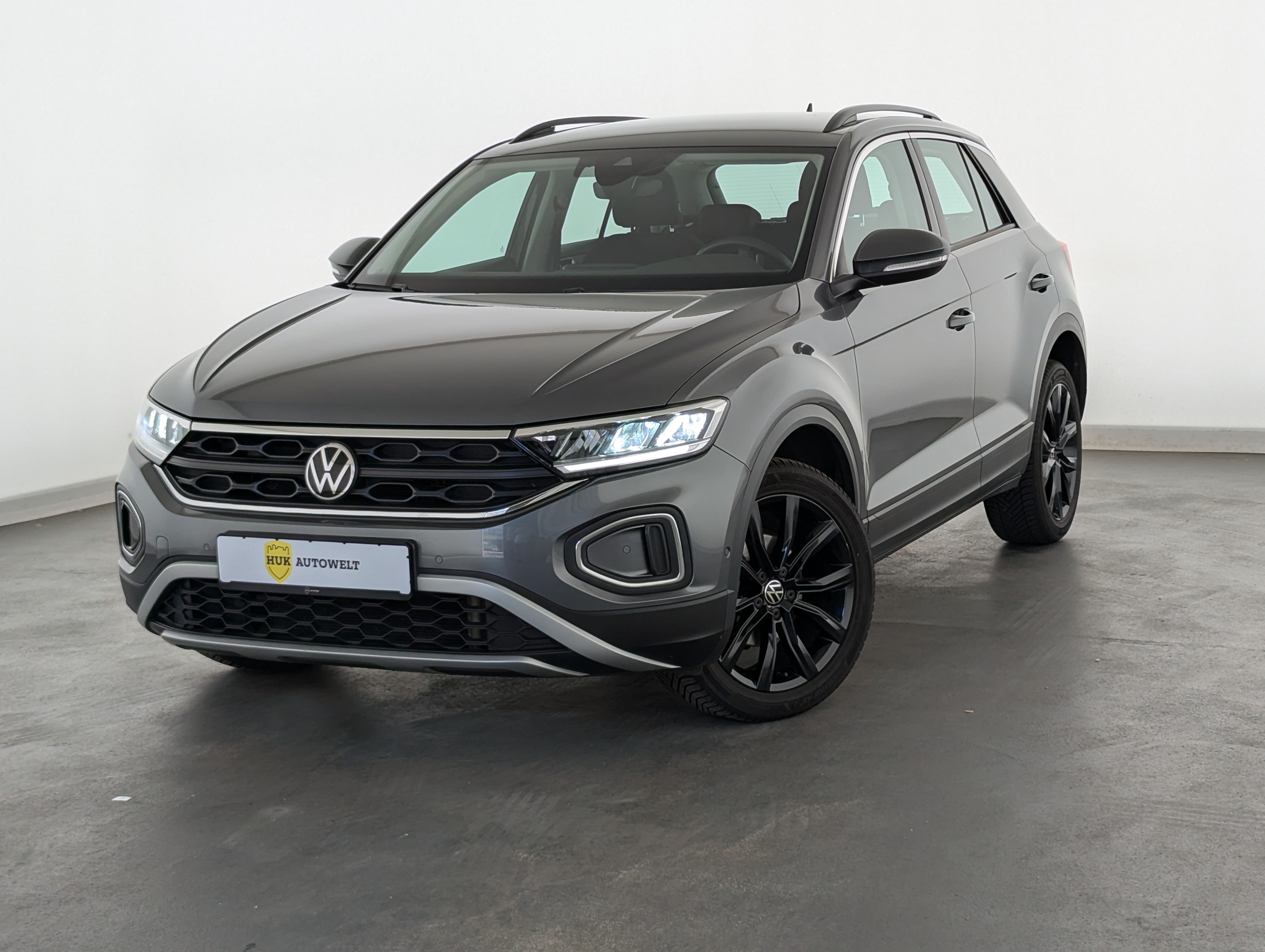 Vehicle image 0