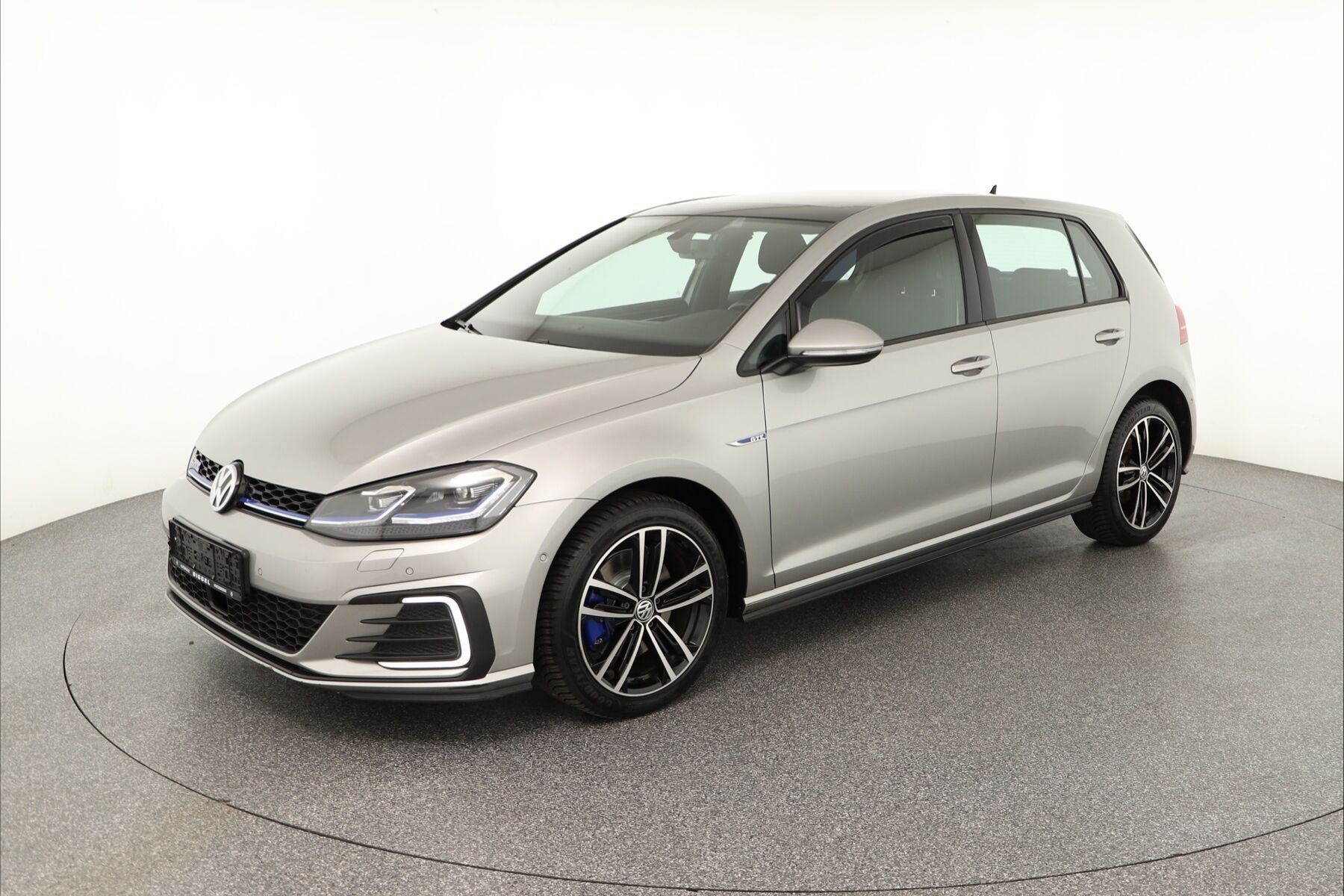 Vehicle image 0
