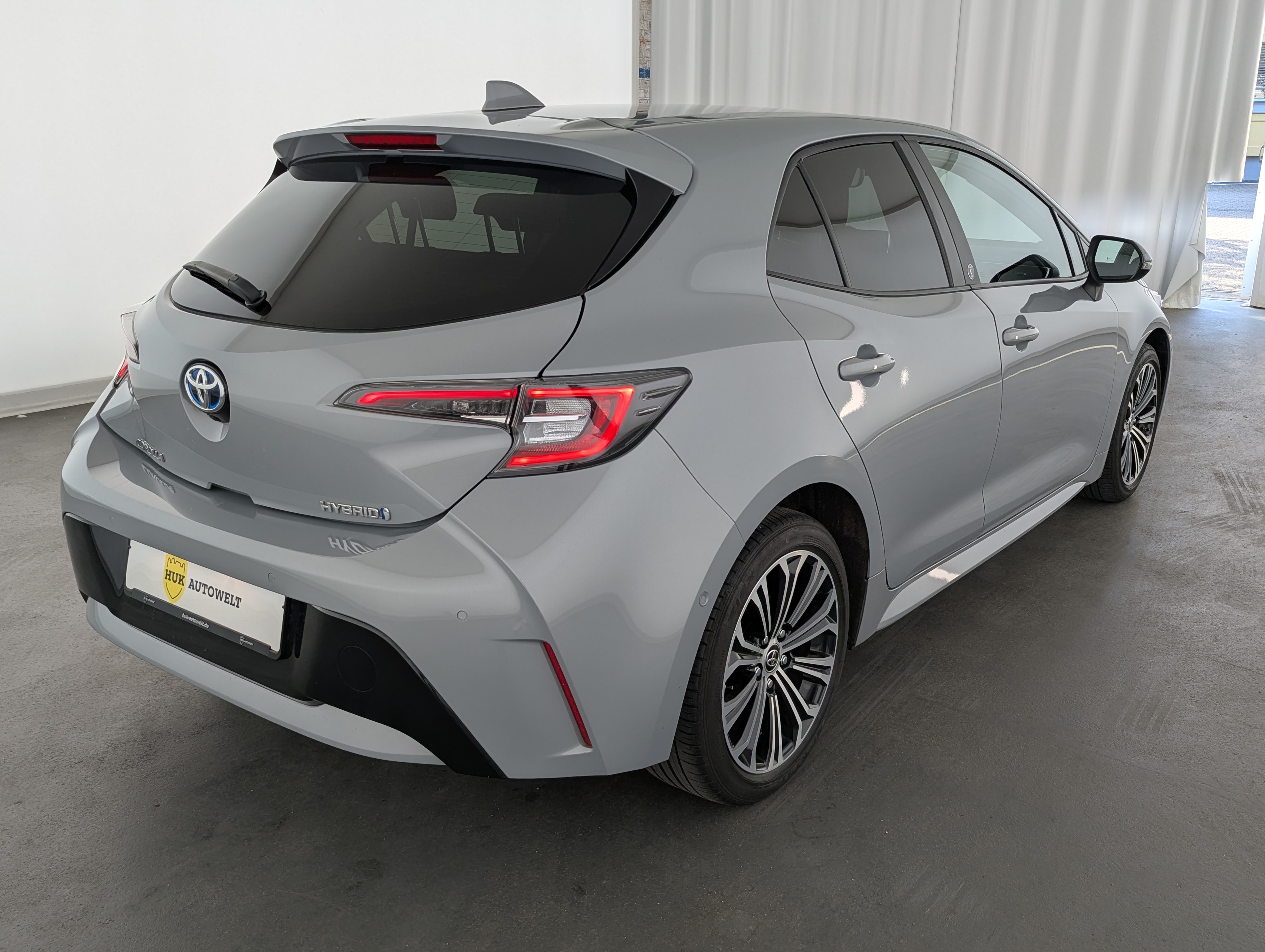 Vehicle image 9