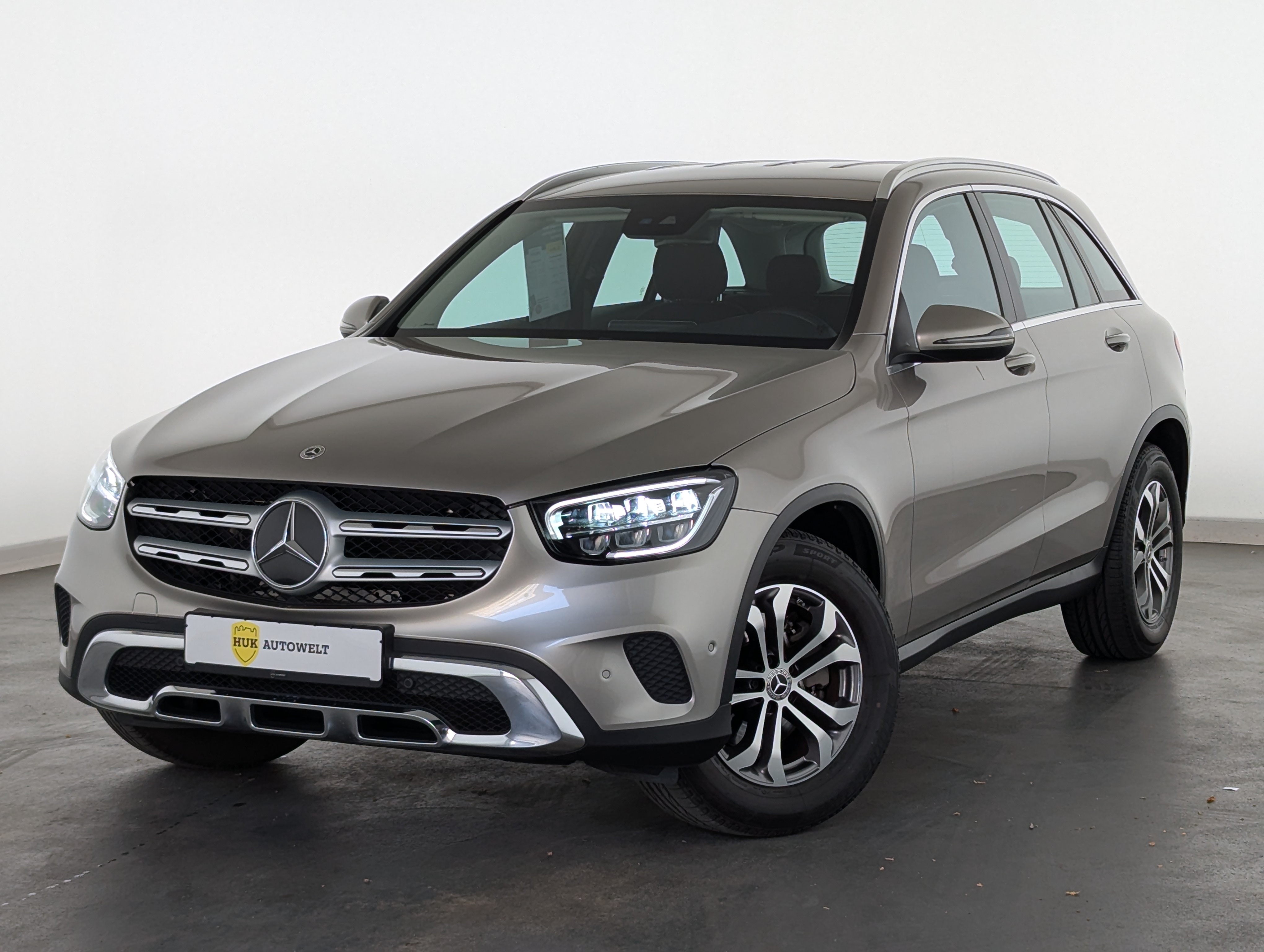 Vehicle image 0