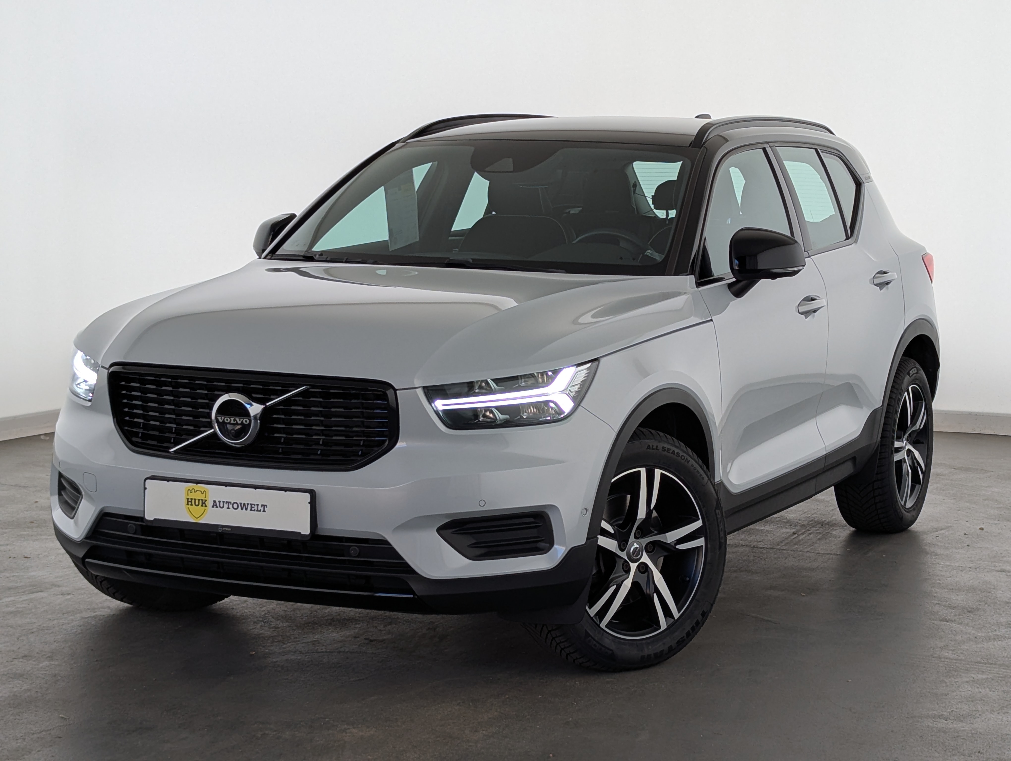 Vehicle image 0