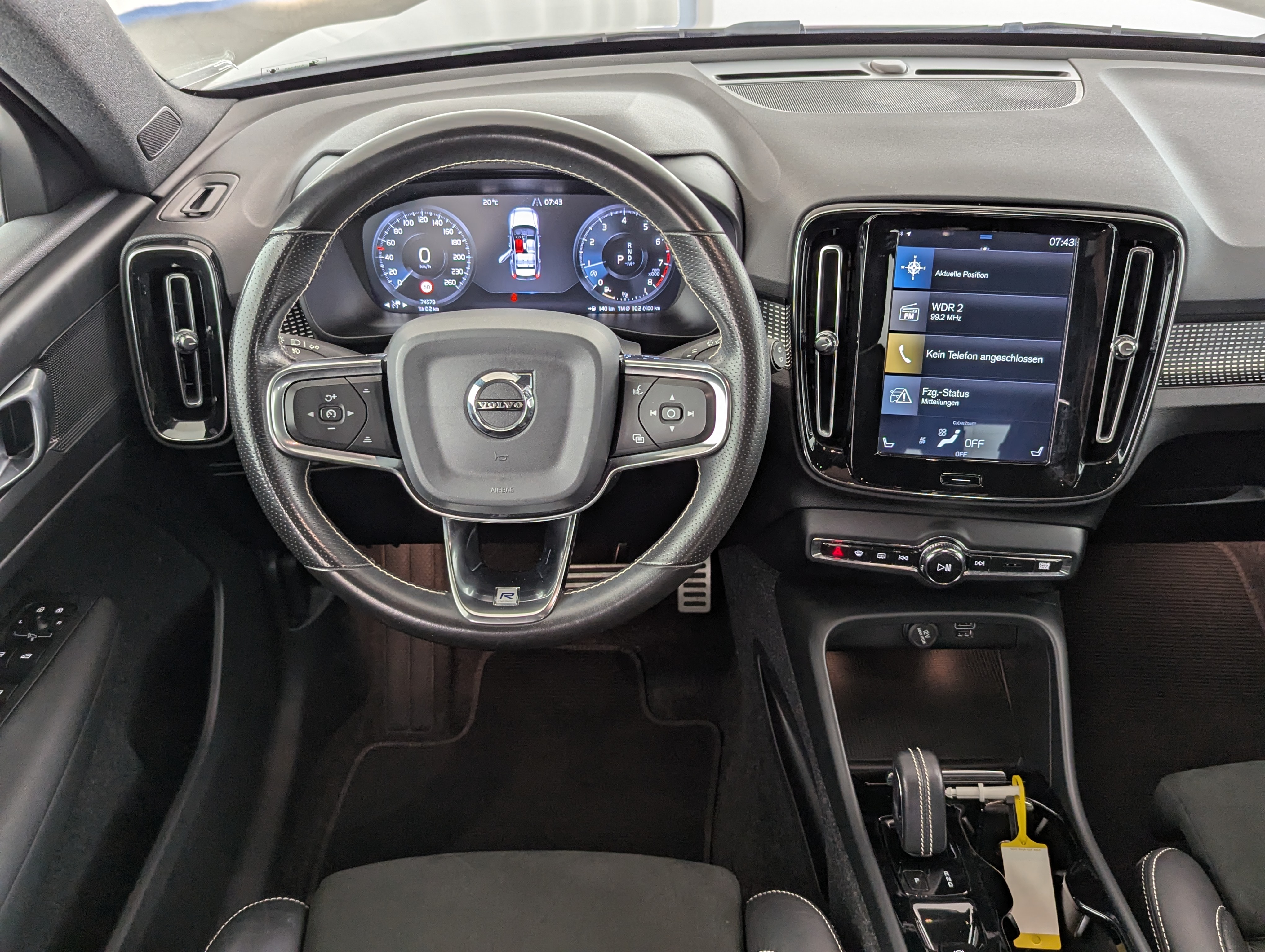 Vehicle image 14
