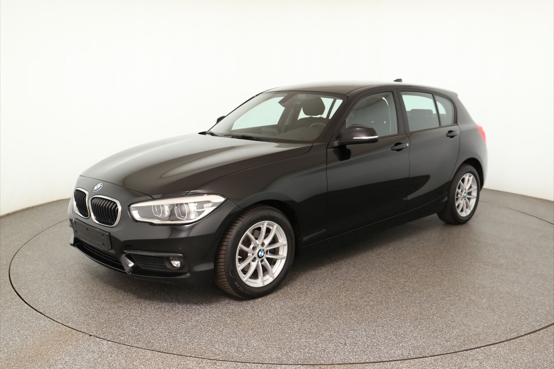 Vehicle image 0