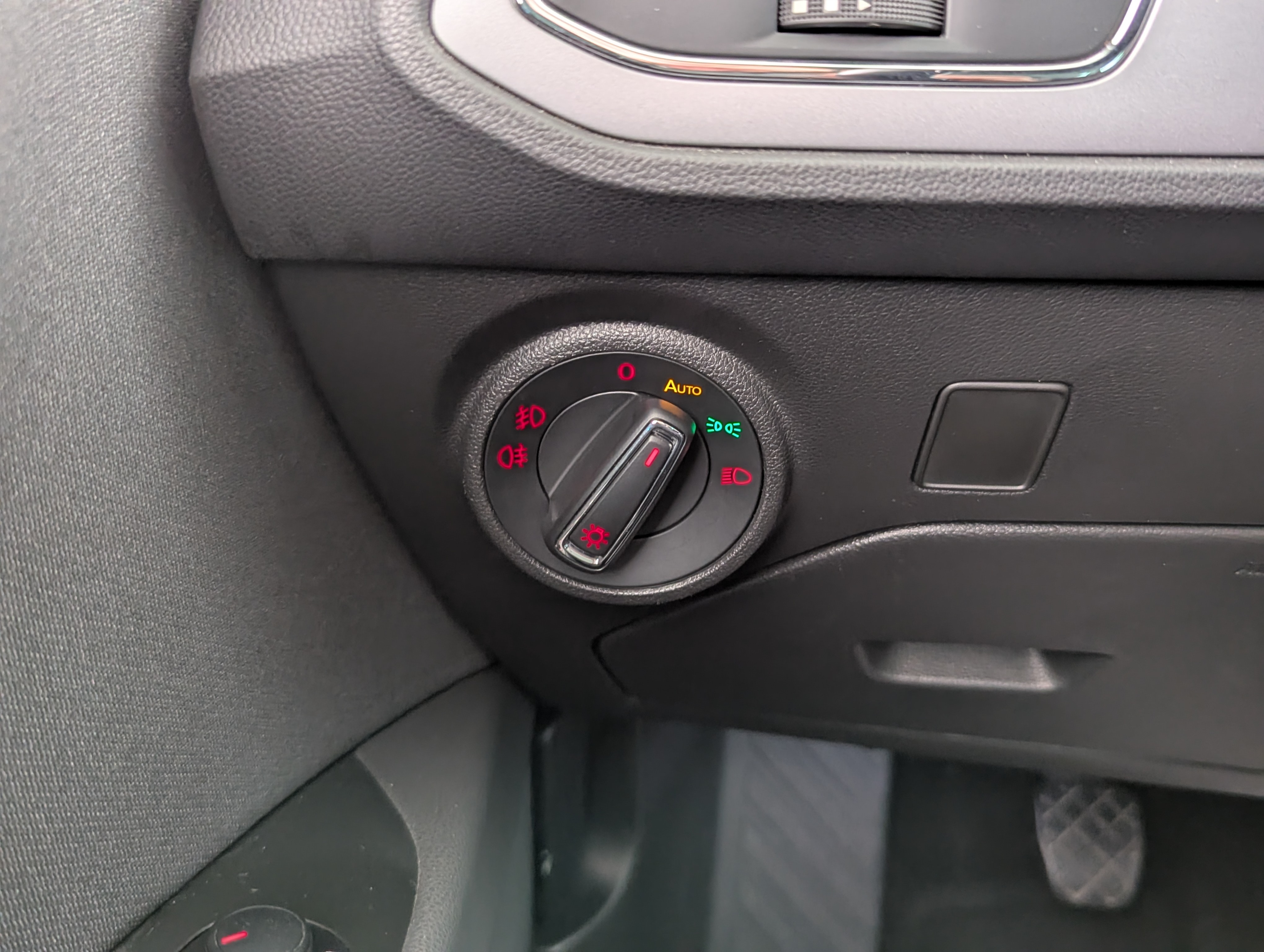 Vehicle image 24