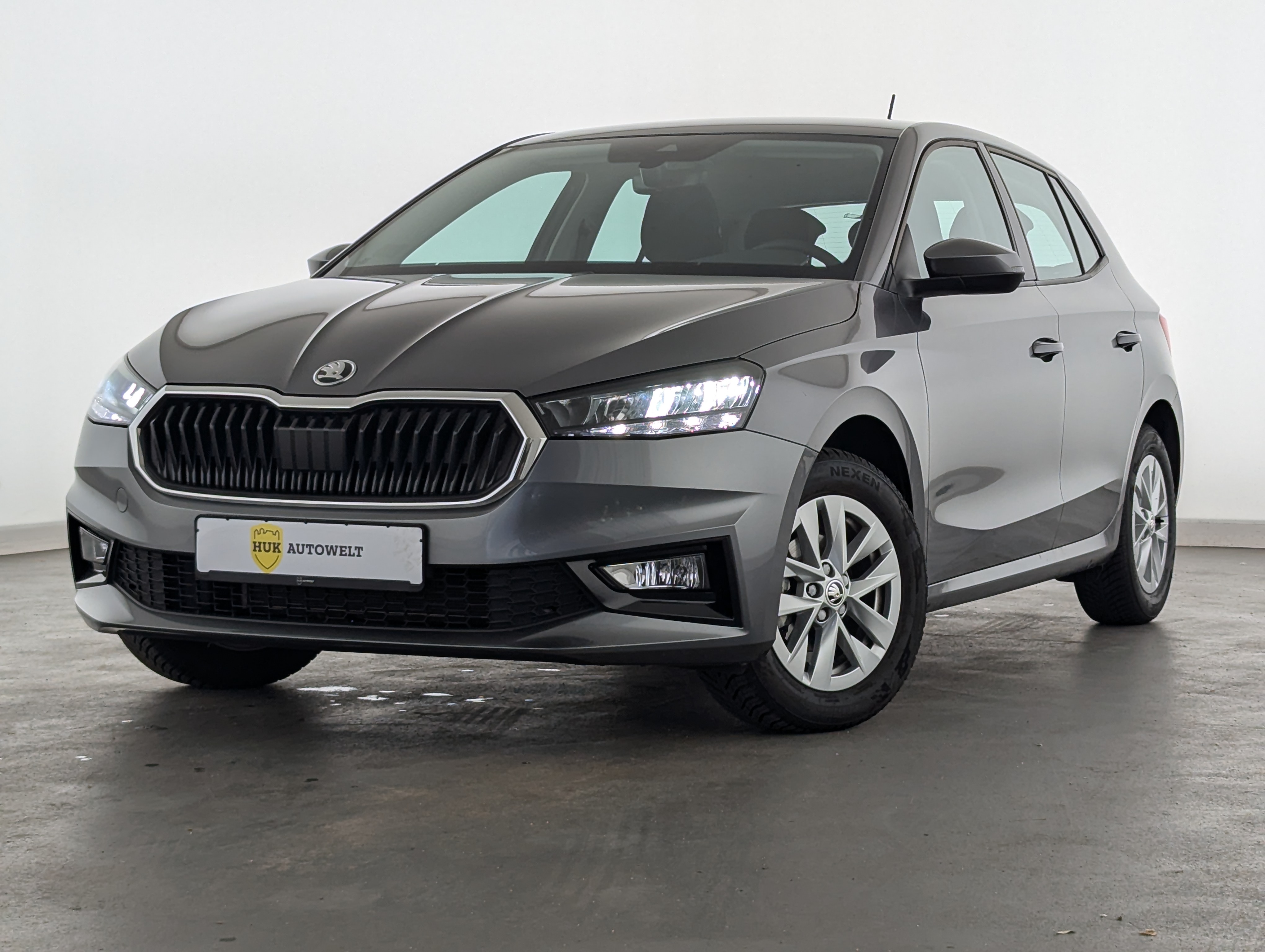 Vehicle image 0