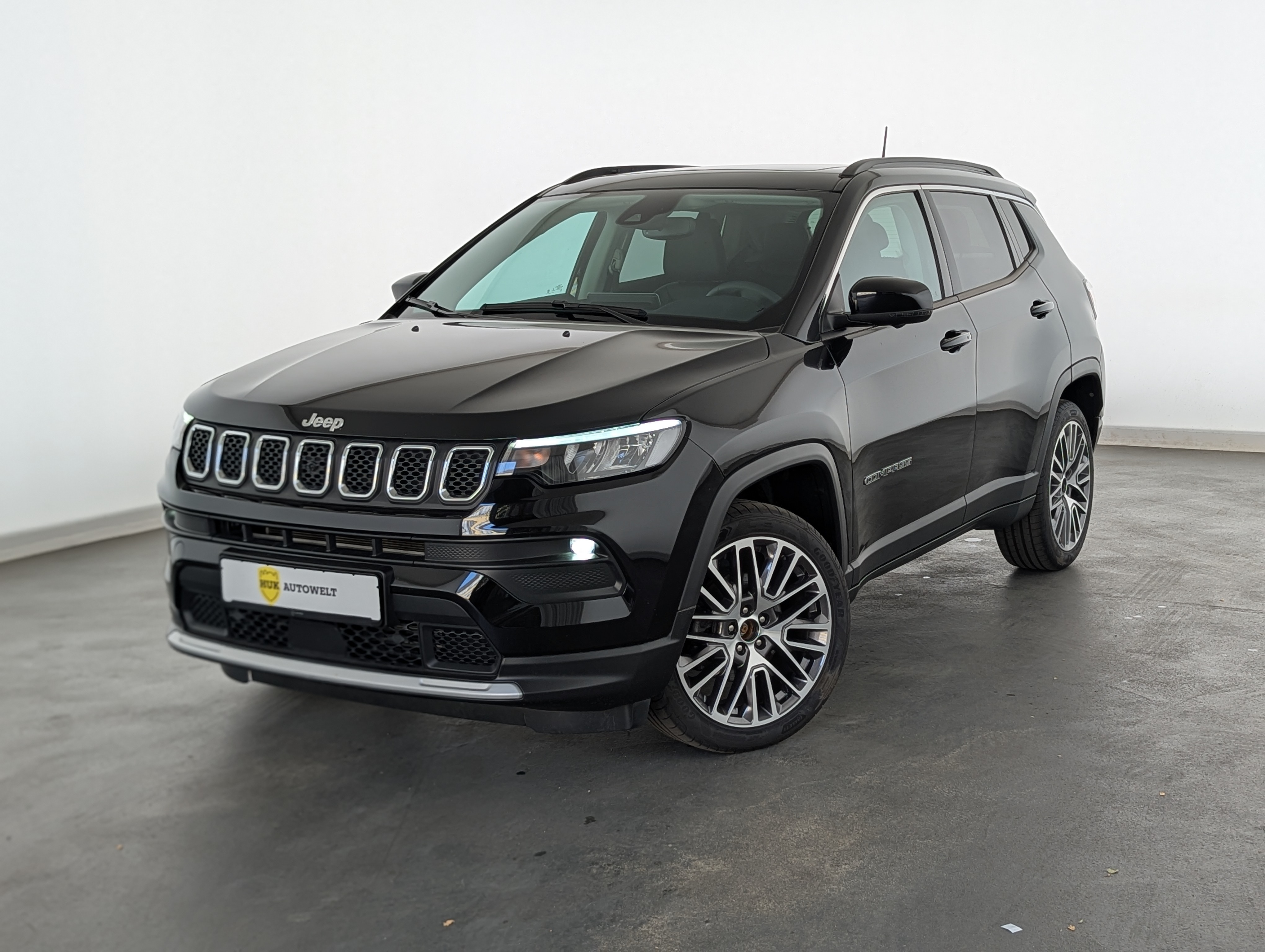Vehicle image 0