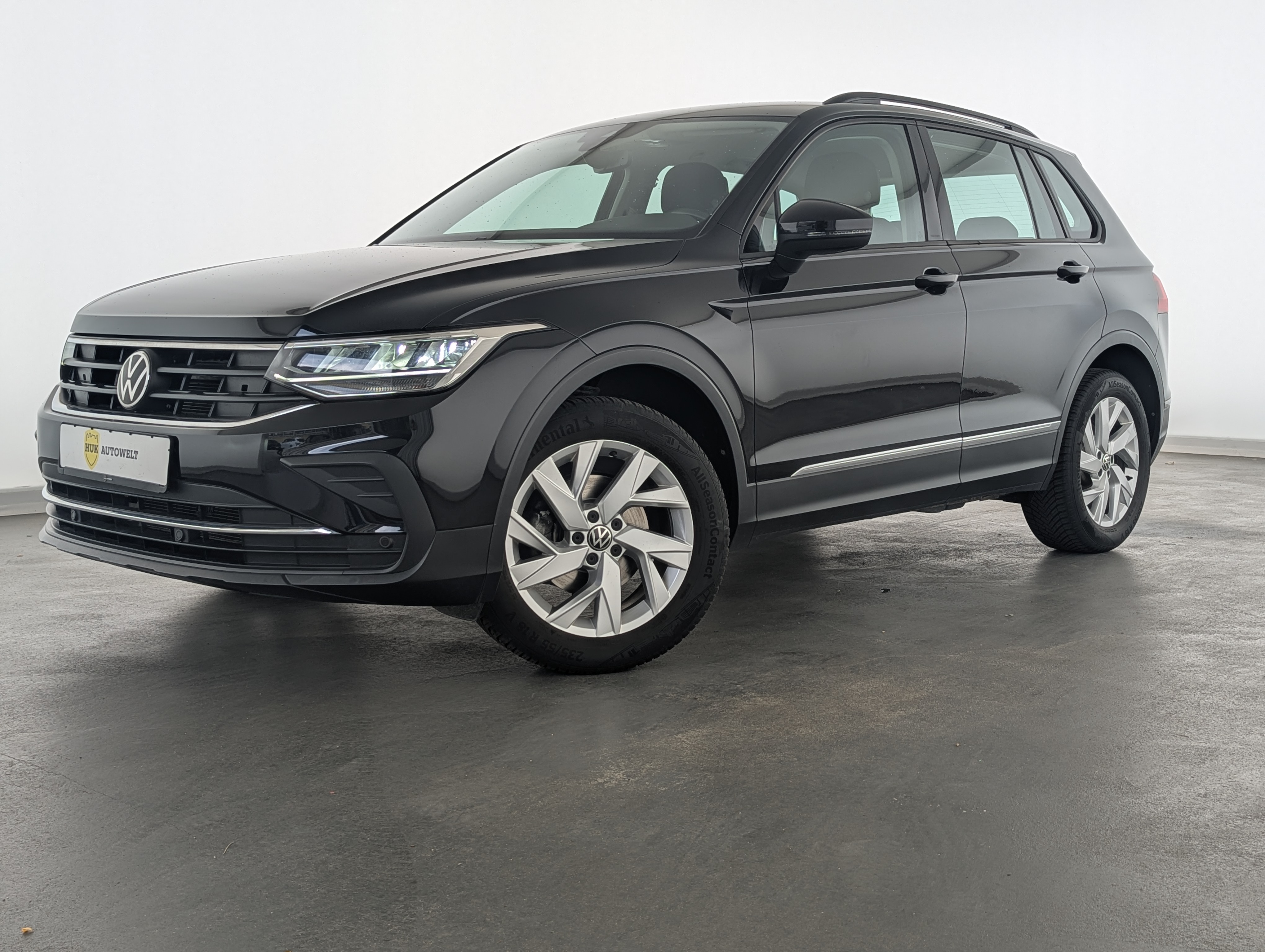 Vehicle image 0