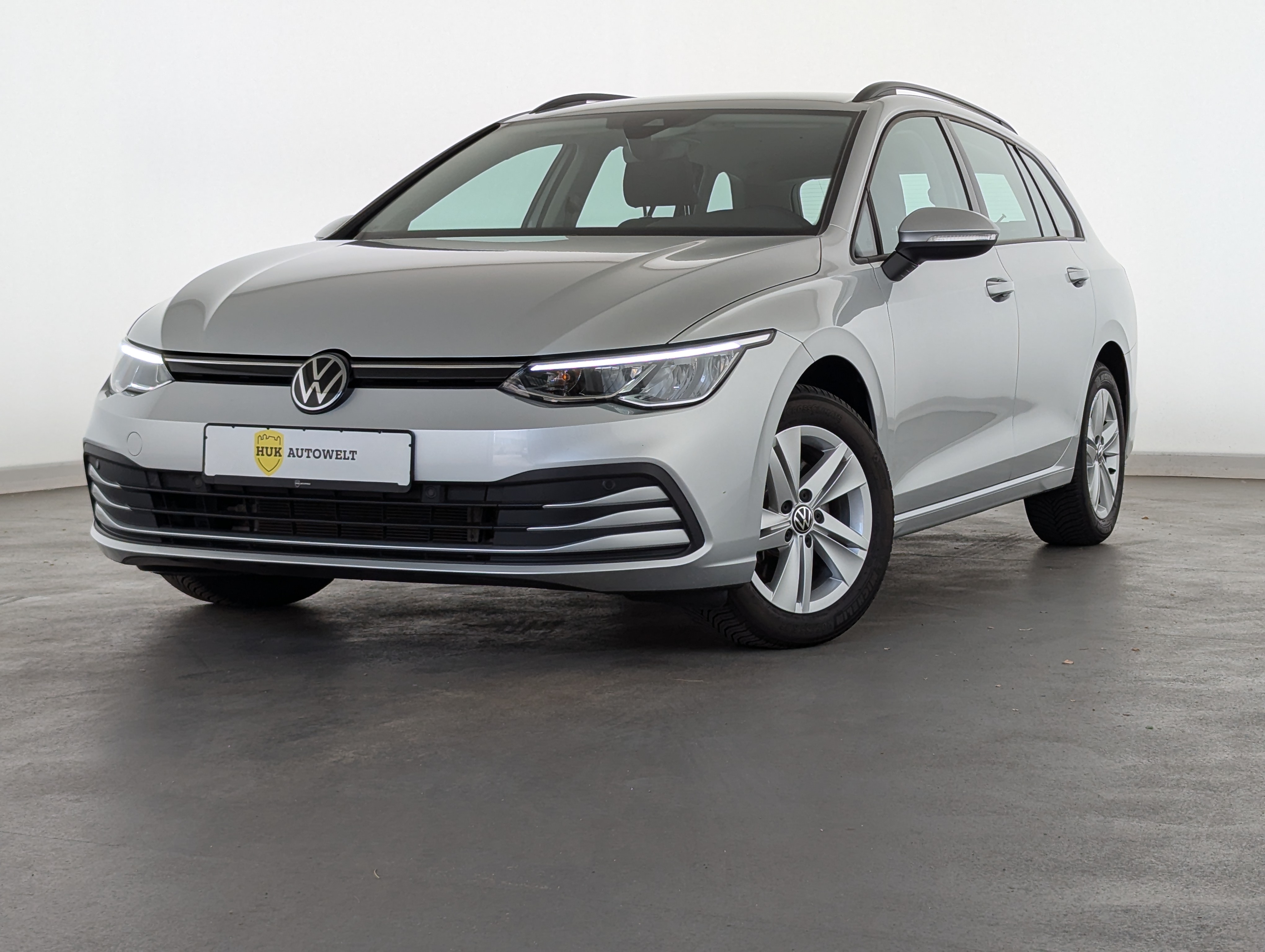 Vehicle image 0